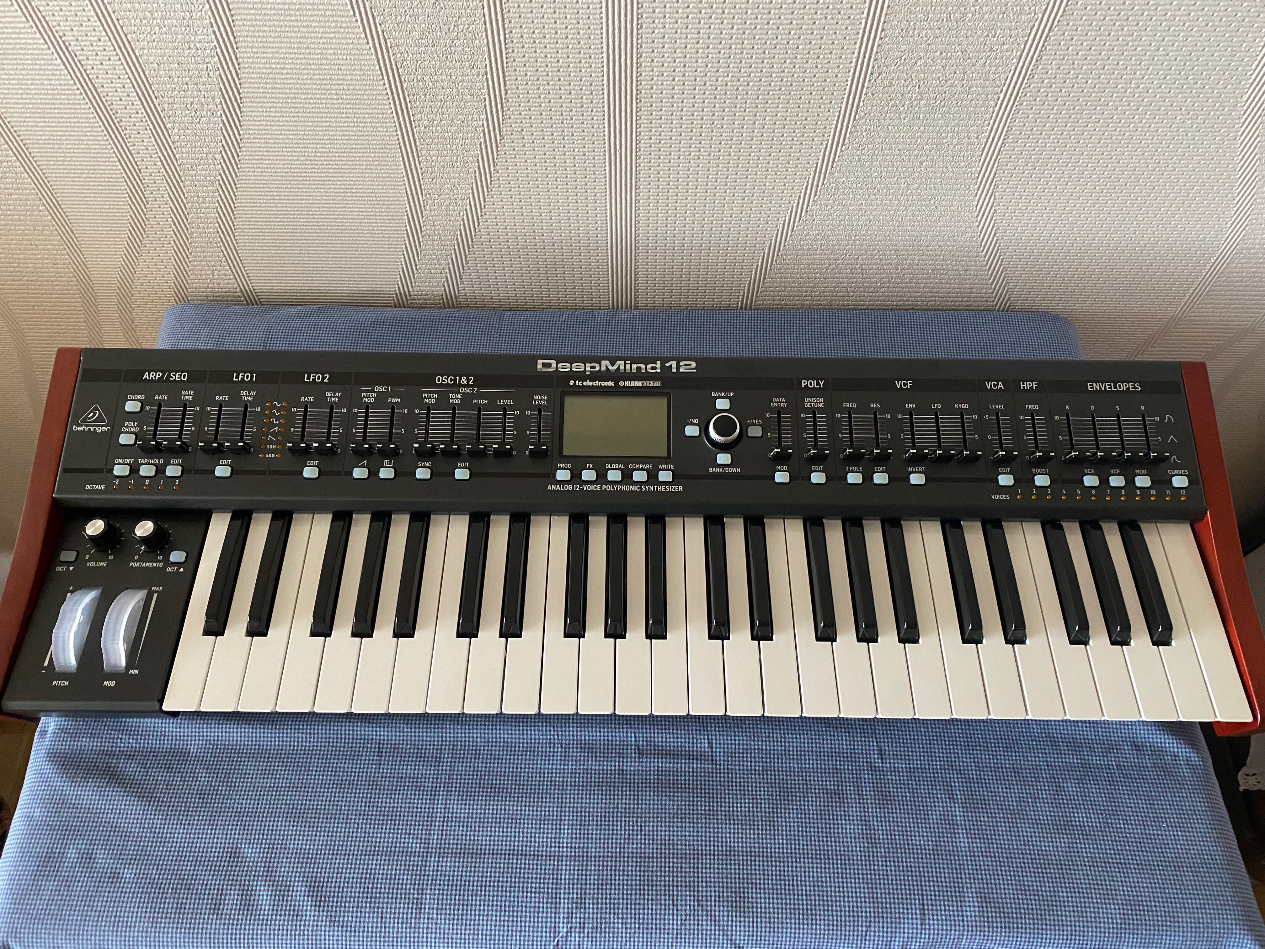 Behringer Deepmind 12 état comme neuf