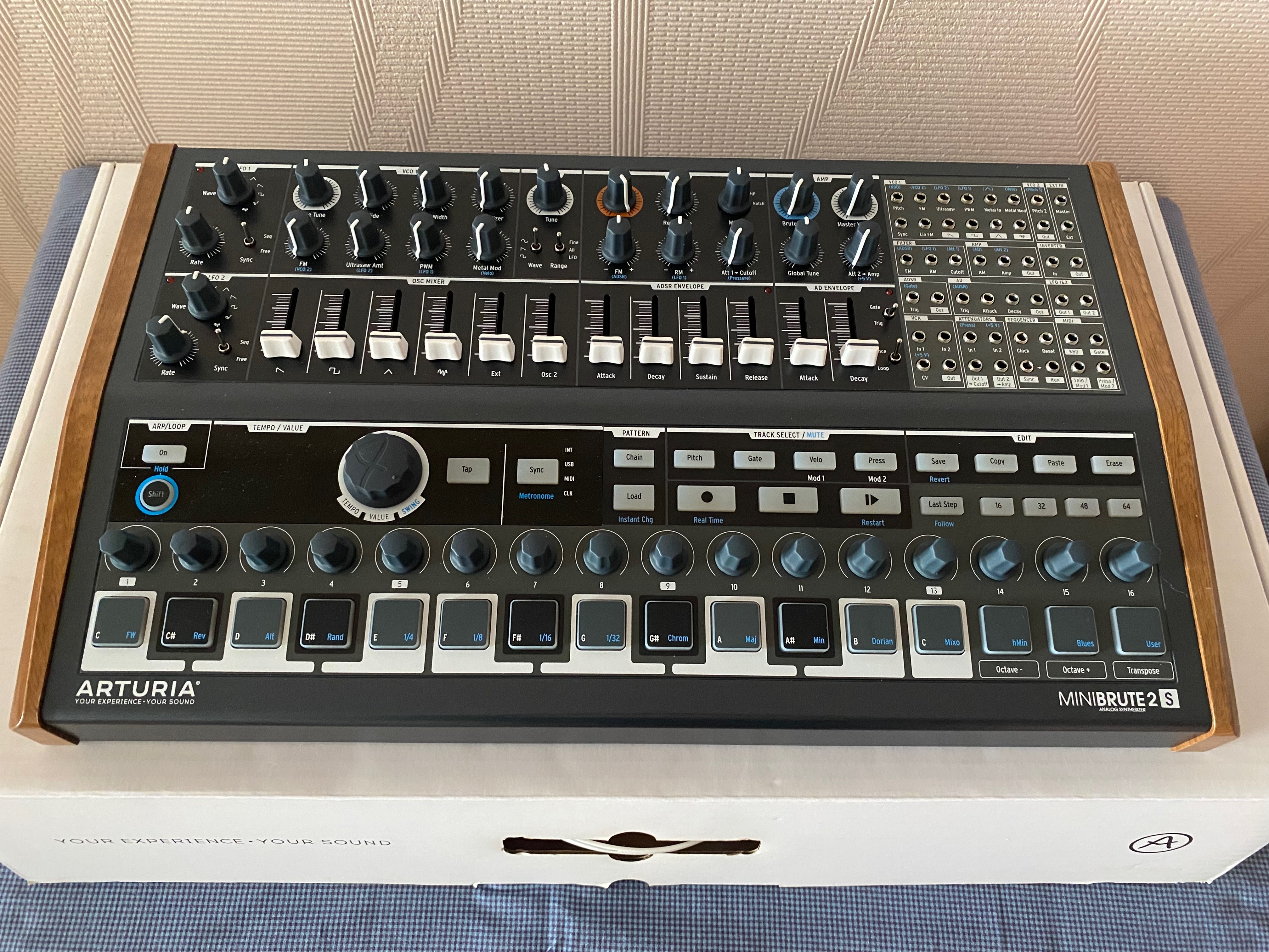Arturia Minibrute 2S état comme neuf