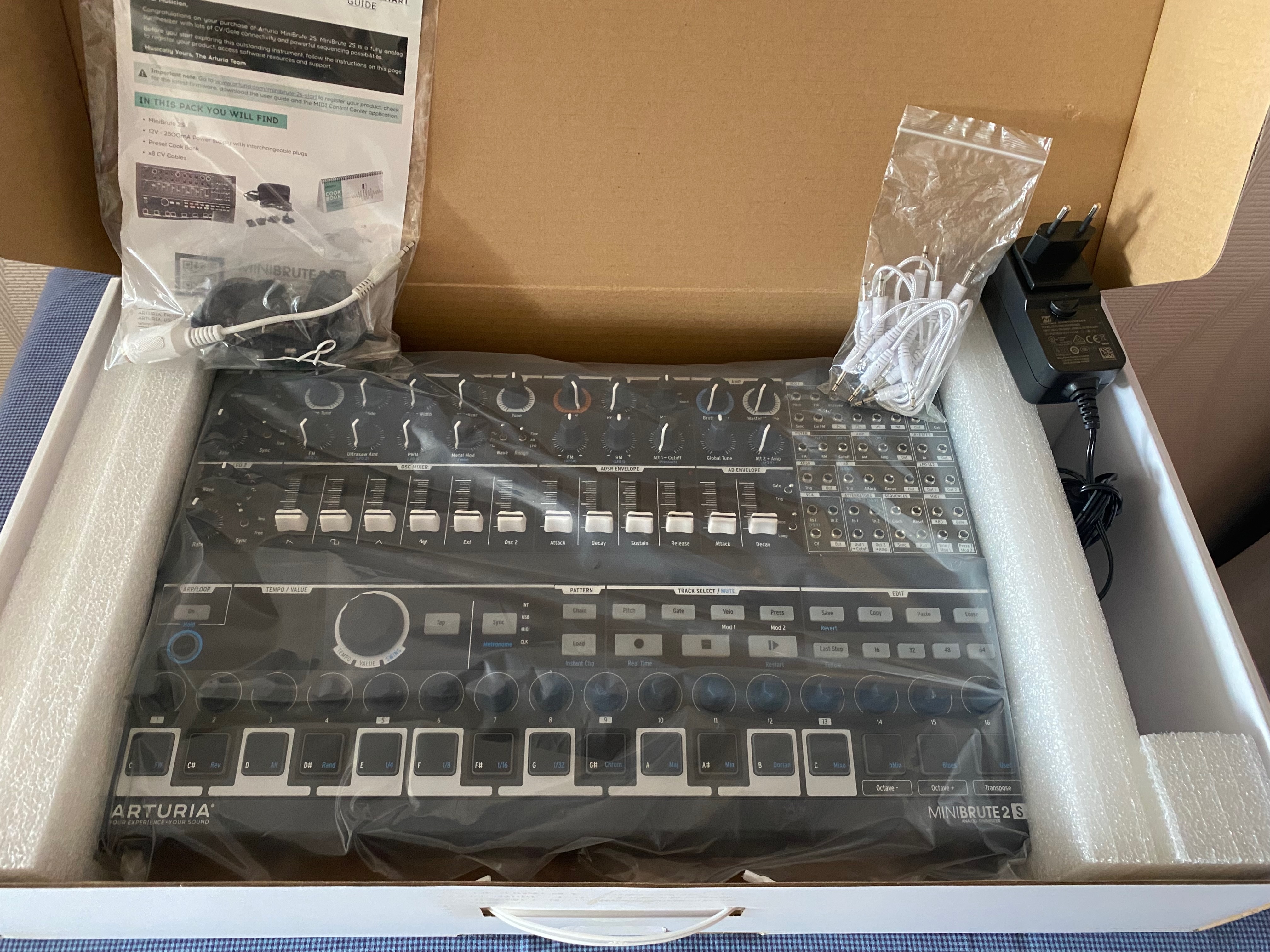 Arturia MiniBrute 2S (35025)