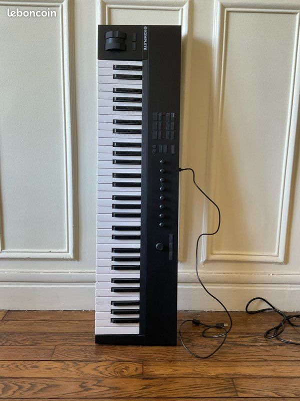 Vends clavier midi komplete kontrol A61