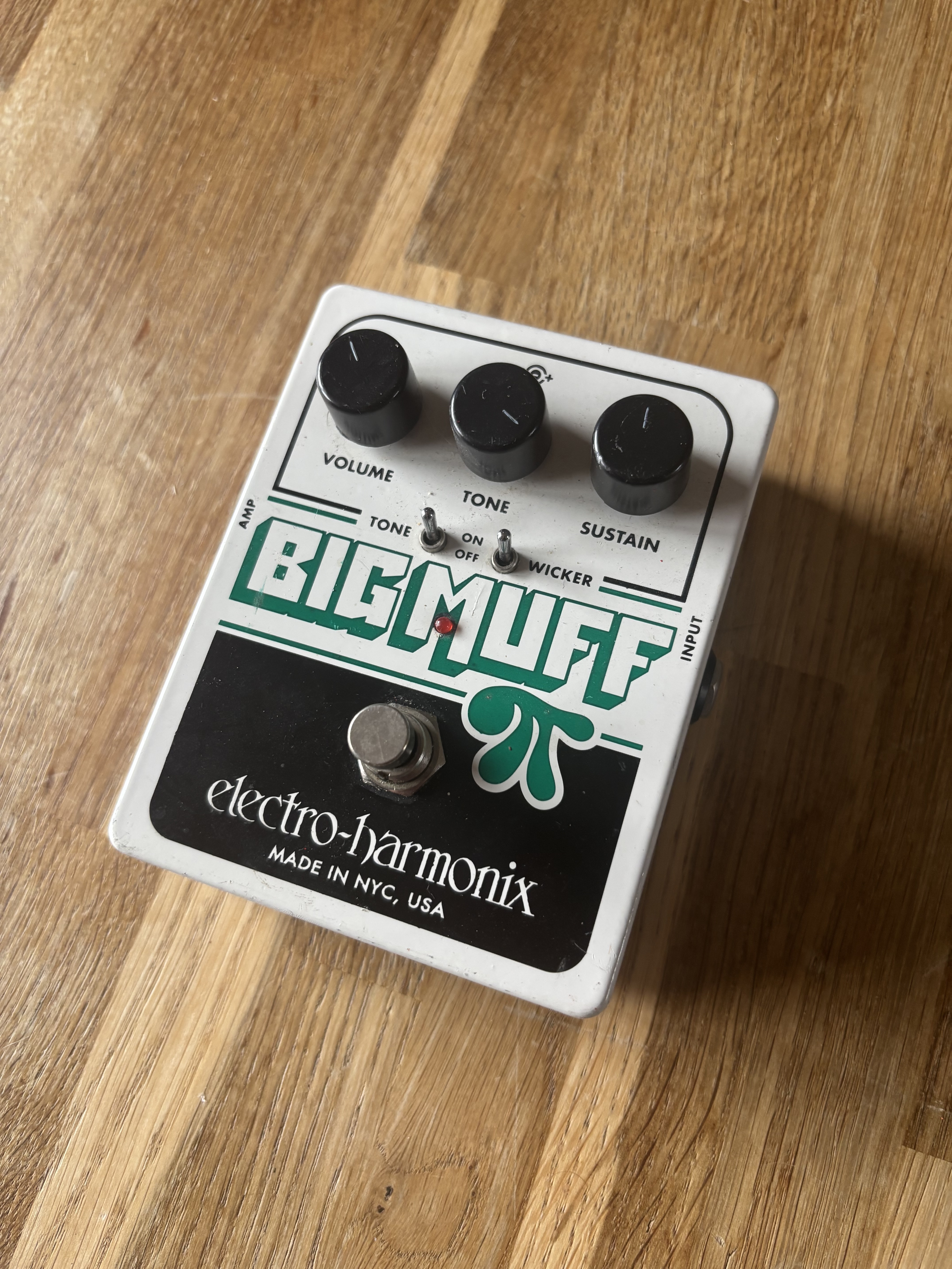 Big Muff Wicker Pi, peu servie, tbe