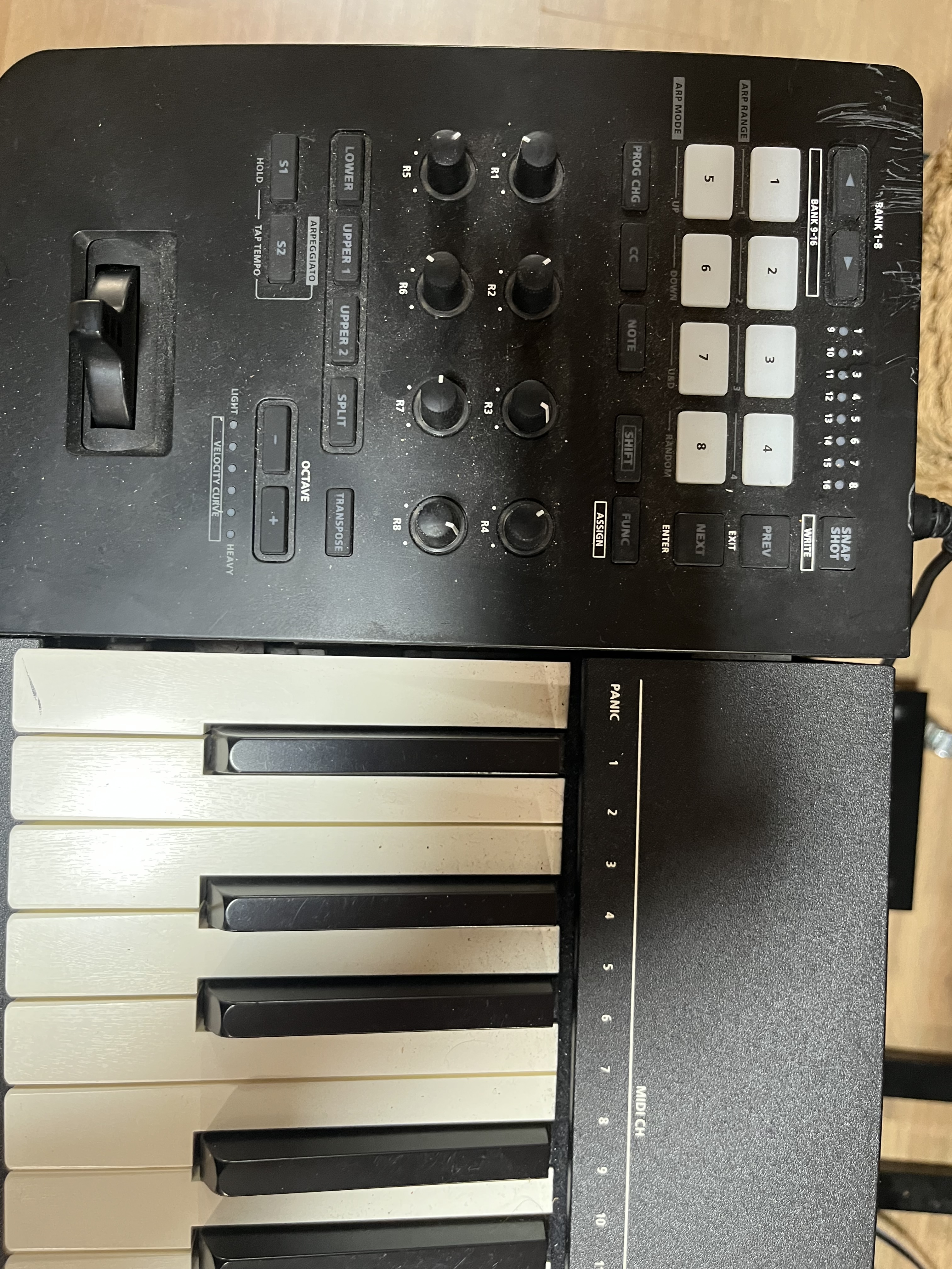 Roland A-88 mk2 + pédalier et PSU