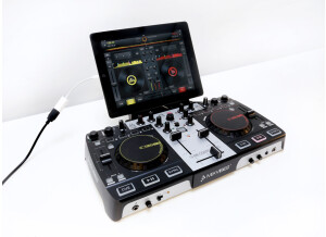 Cross DJ for iPad Mixvibes U Mix Control Pro 2