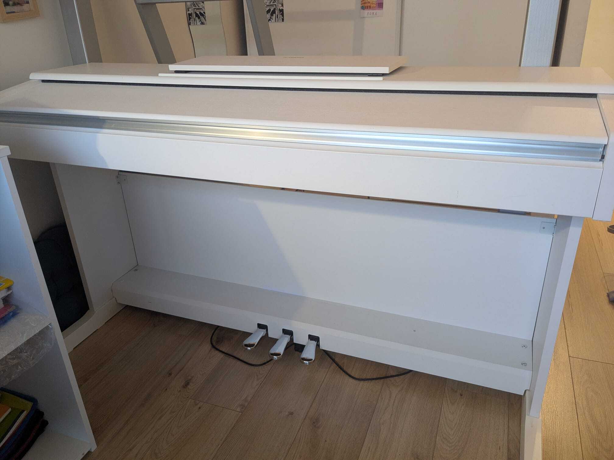 Yamaha Arius YDP-144 – Excellent état – Piano numérique meuble
