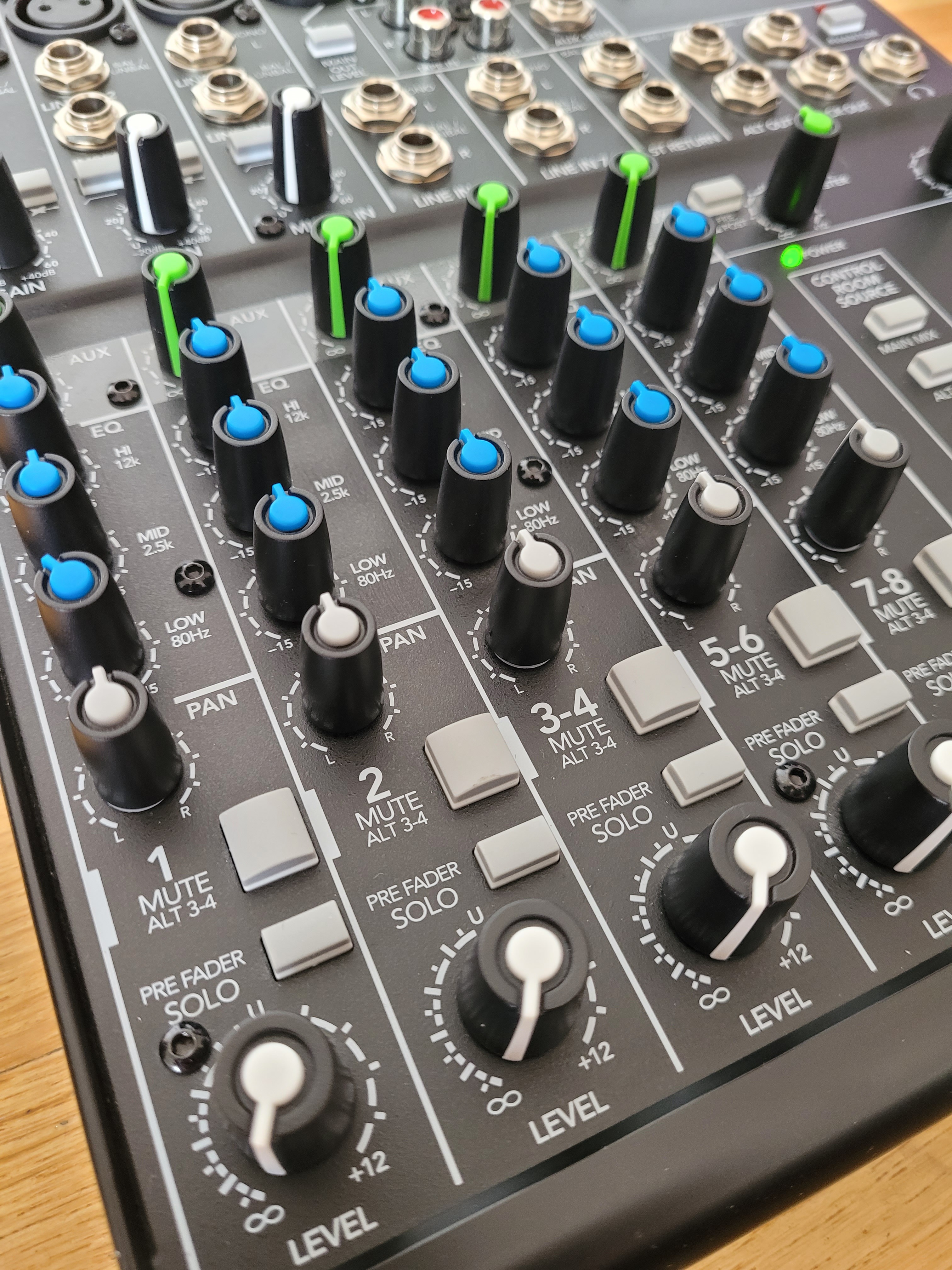 Mackie 802VLZ4 (22596)