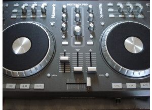 Numark Mixtrack Pro (82996)