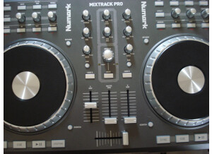 Numark Mixtrack Pro (84934)