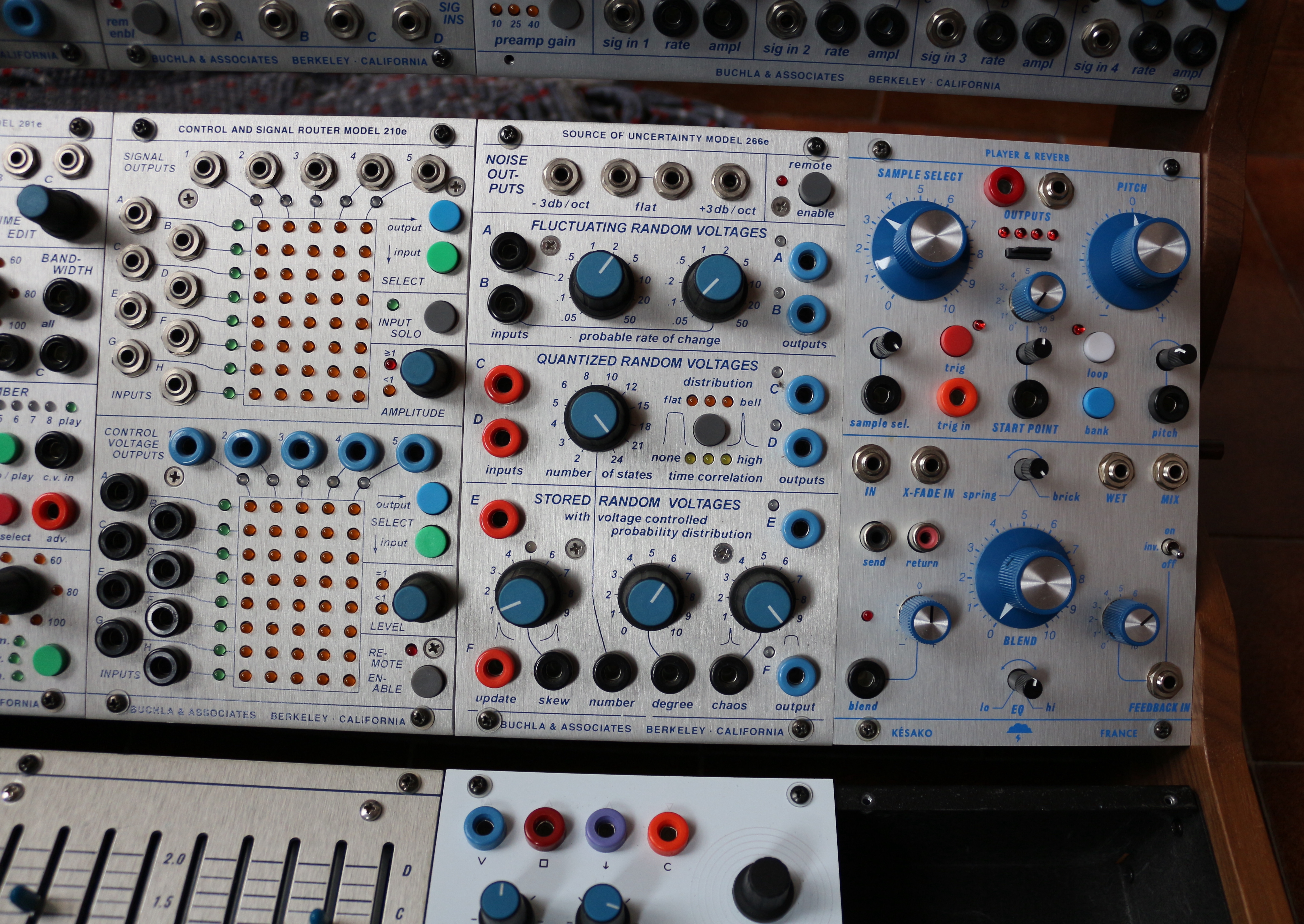 07 - Buchla 200e