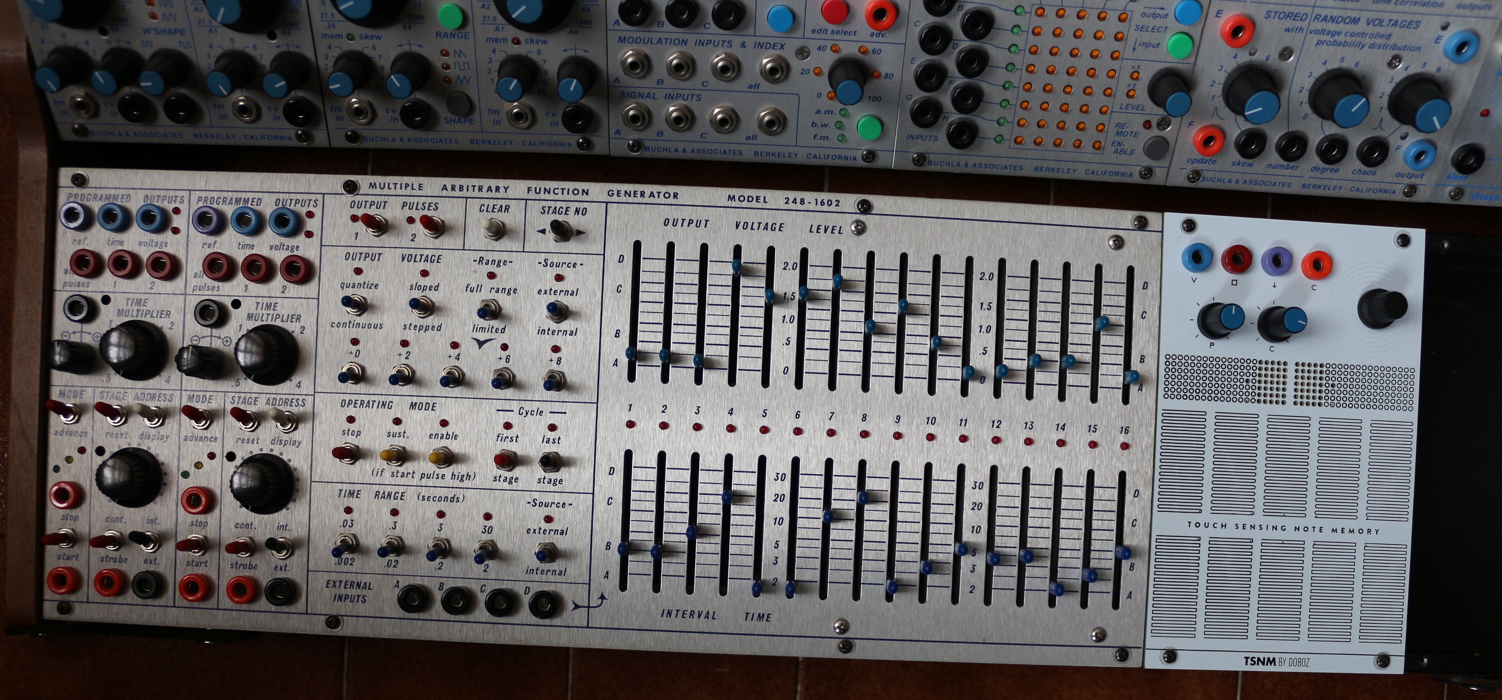 08 - Buchla 200e