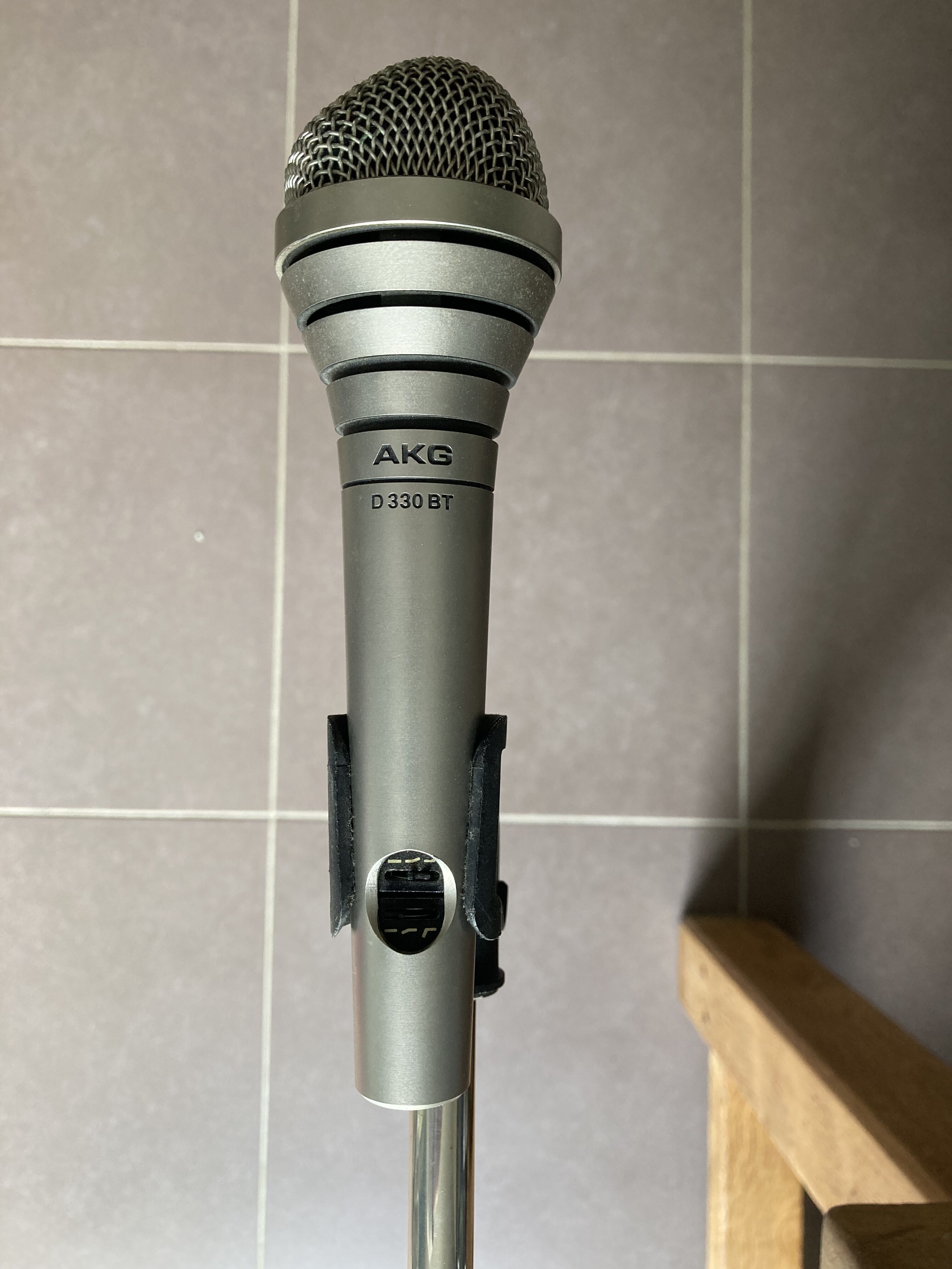 Micro chant AKG D330BT