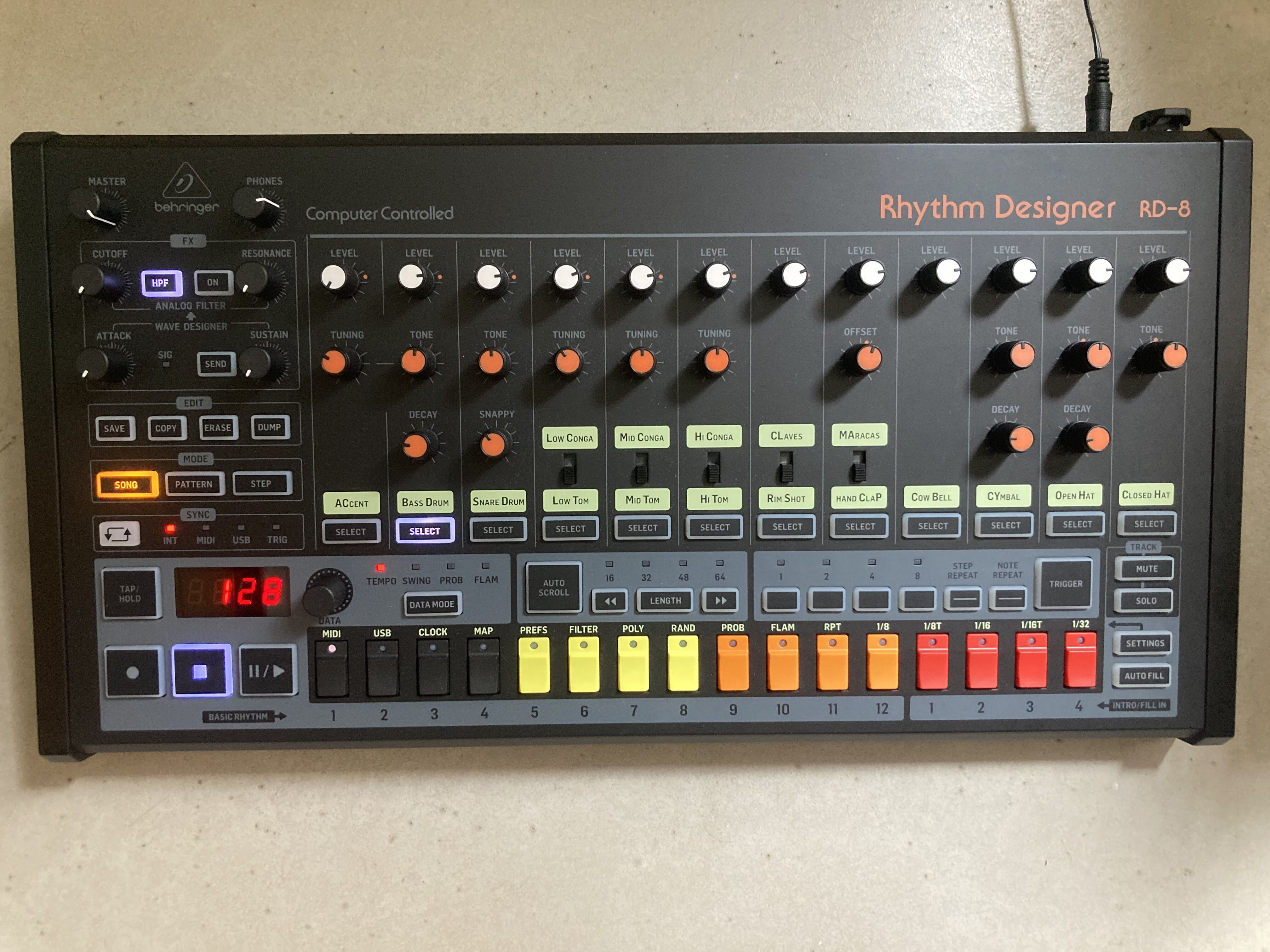 Vends Behringer RD-8 MKII