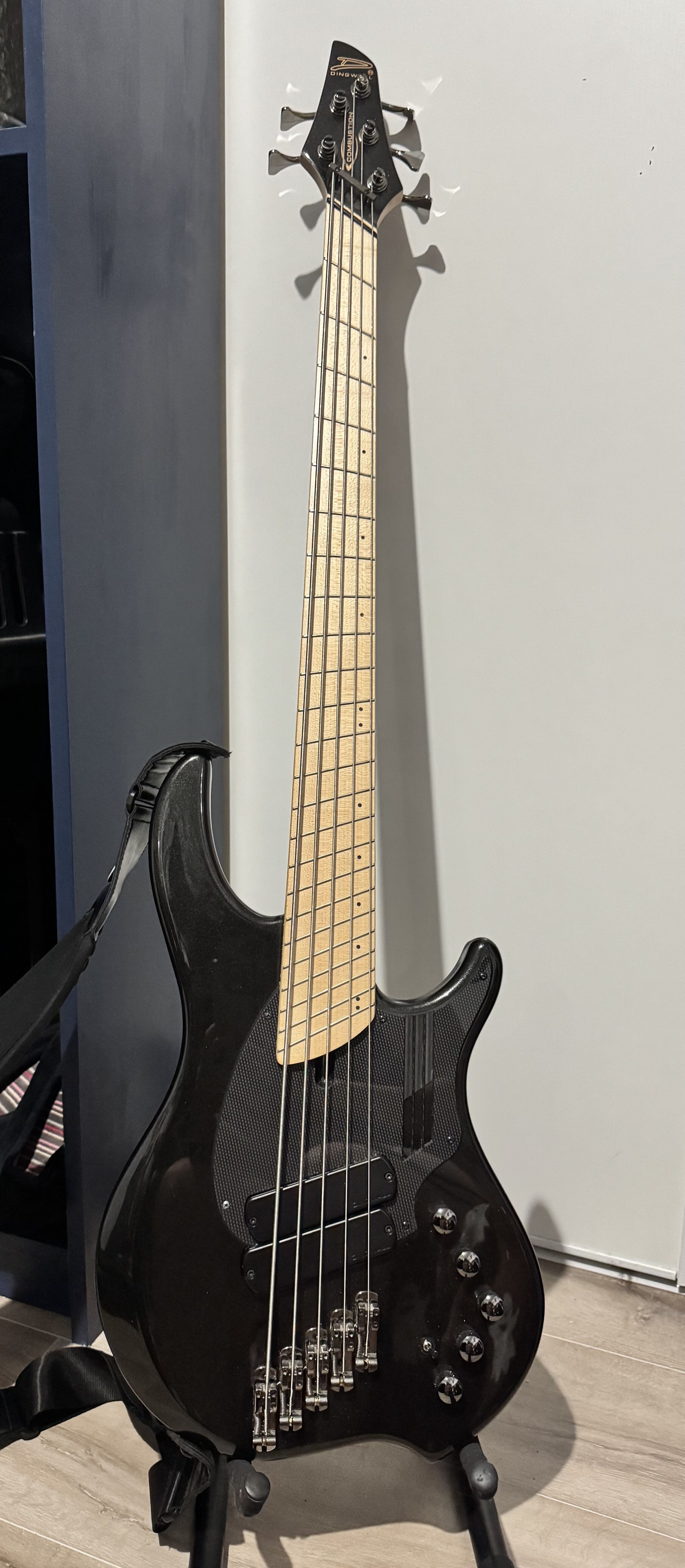 Basse Électrique Dingwall NG2 5 cordes (Signature Nolly de Periphery)