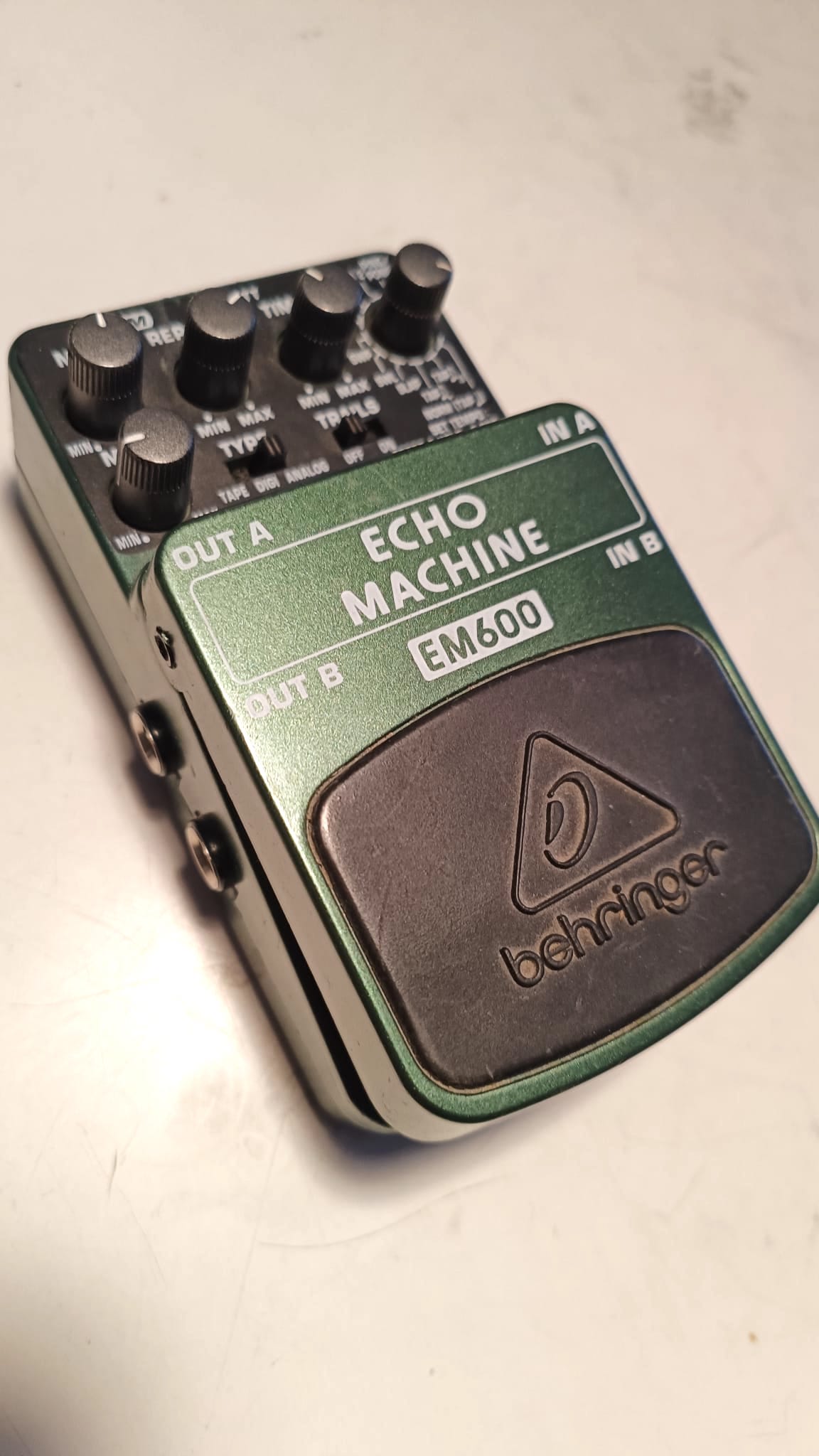 Behringer Echo Machine EM600 (99021)