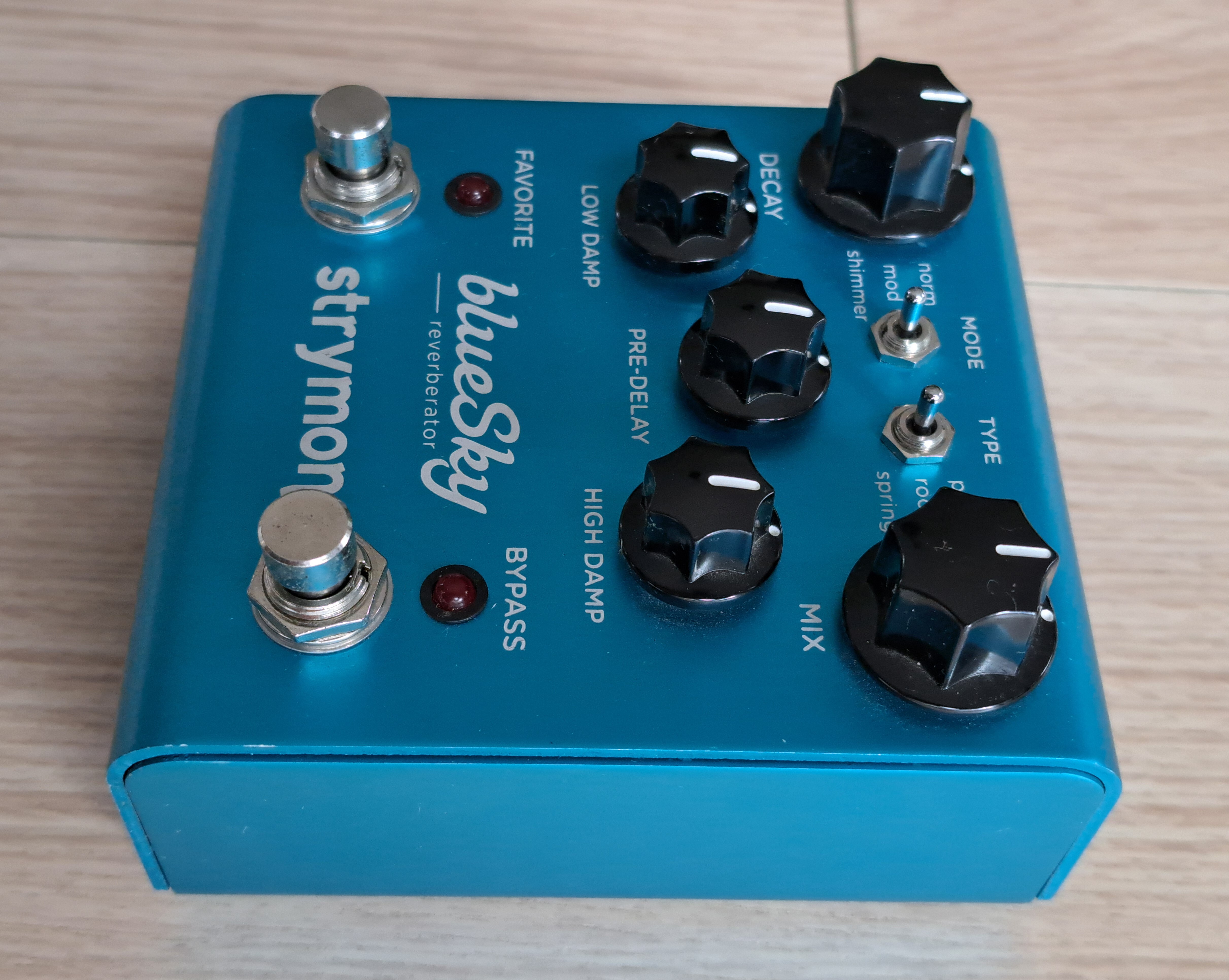 vends Strymon Blue Sky