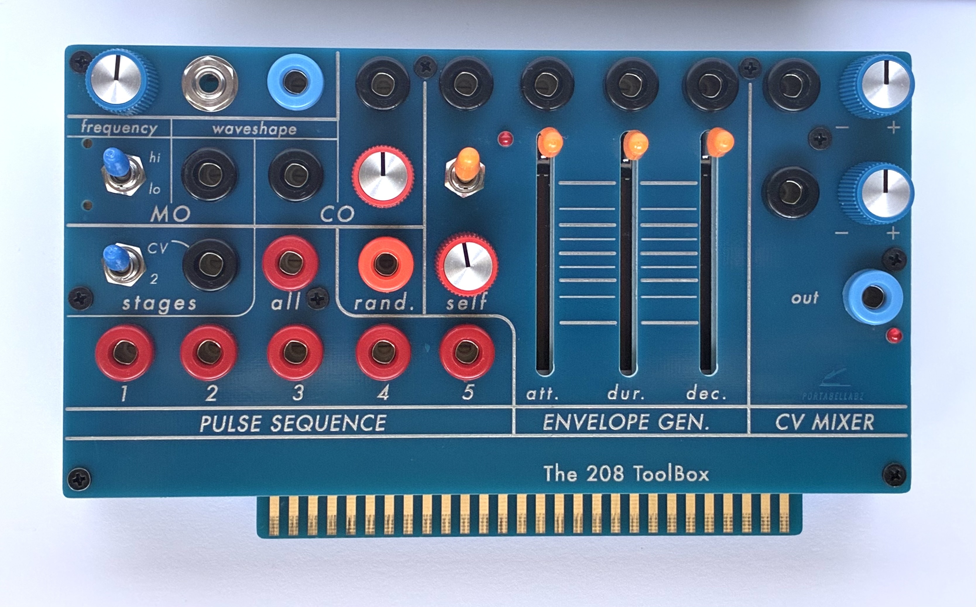 Vends THE 208 TOOLBOX + BOB EXPANDER + SEQUENCIAL VOLTAGE SOURCE = 3 cartes de Potabellabz pour Buchla Easel 208