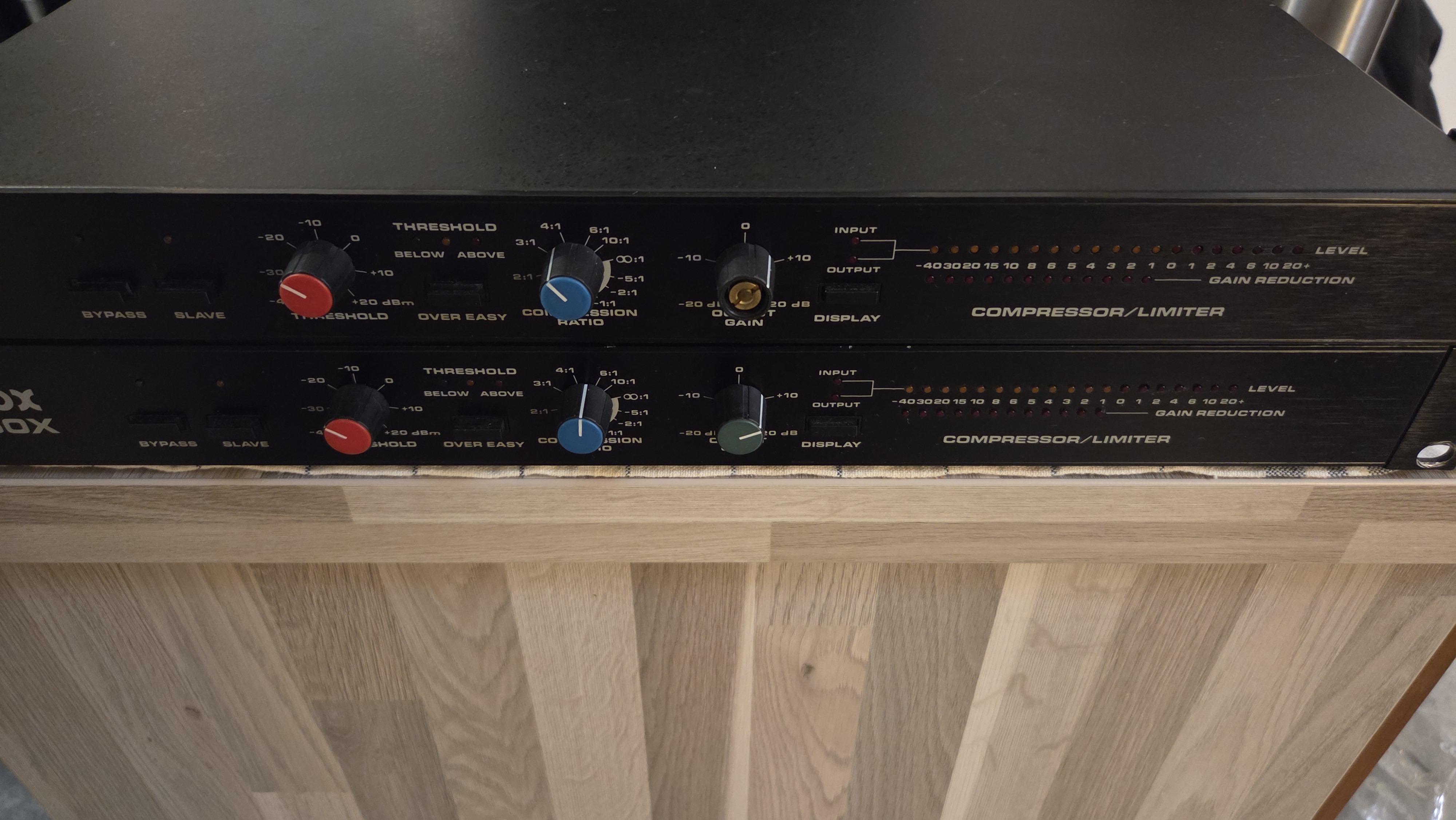 Vends deux DBX 160x 
