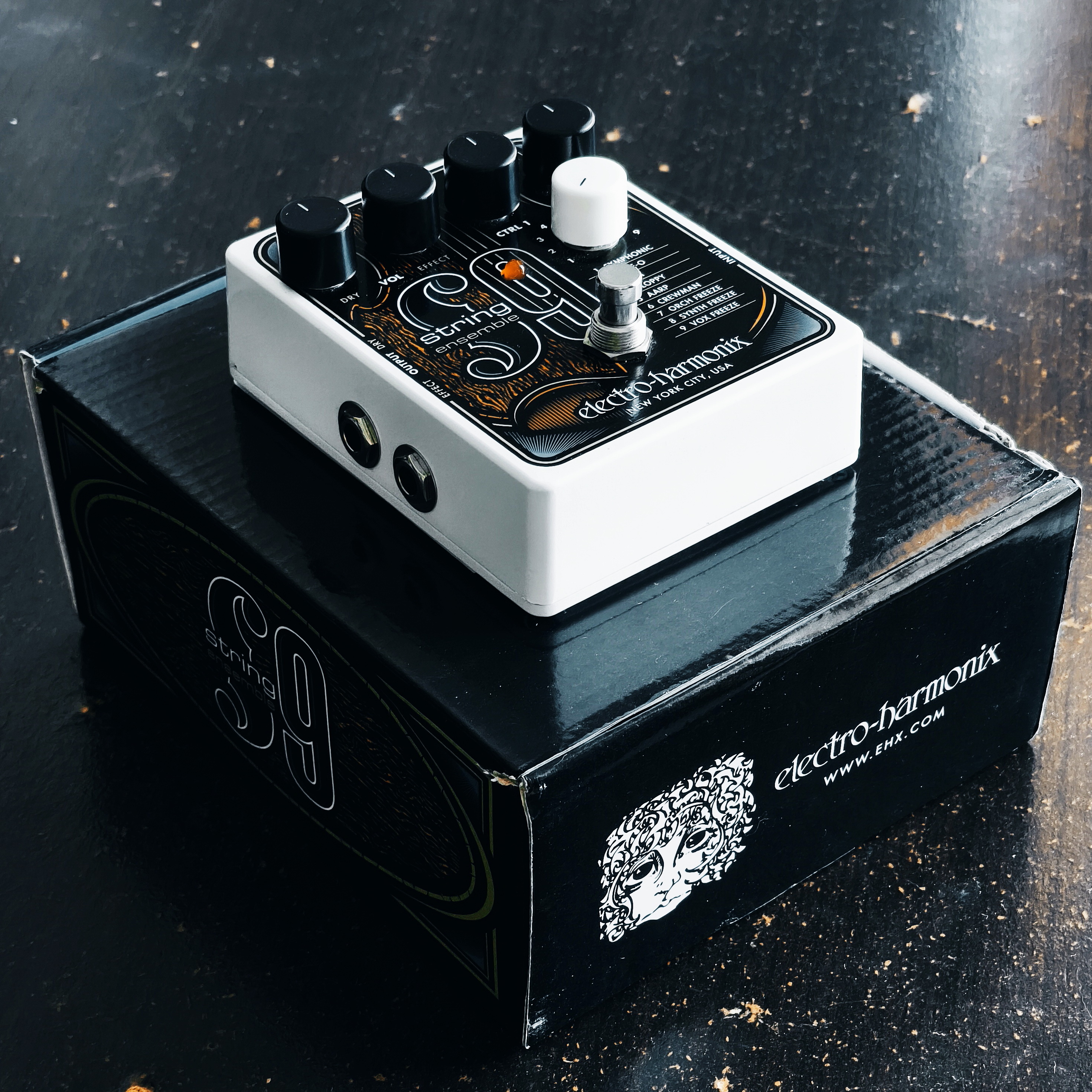 vends Electro-harmonix (ehx) string9