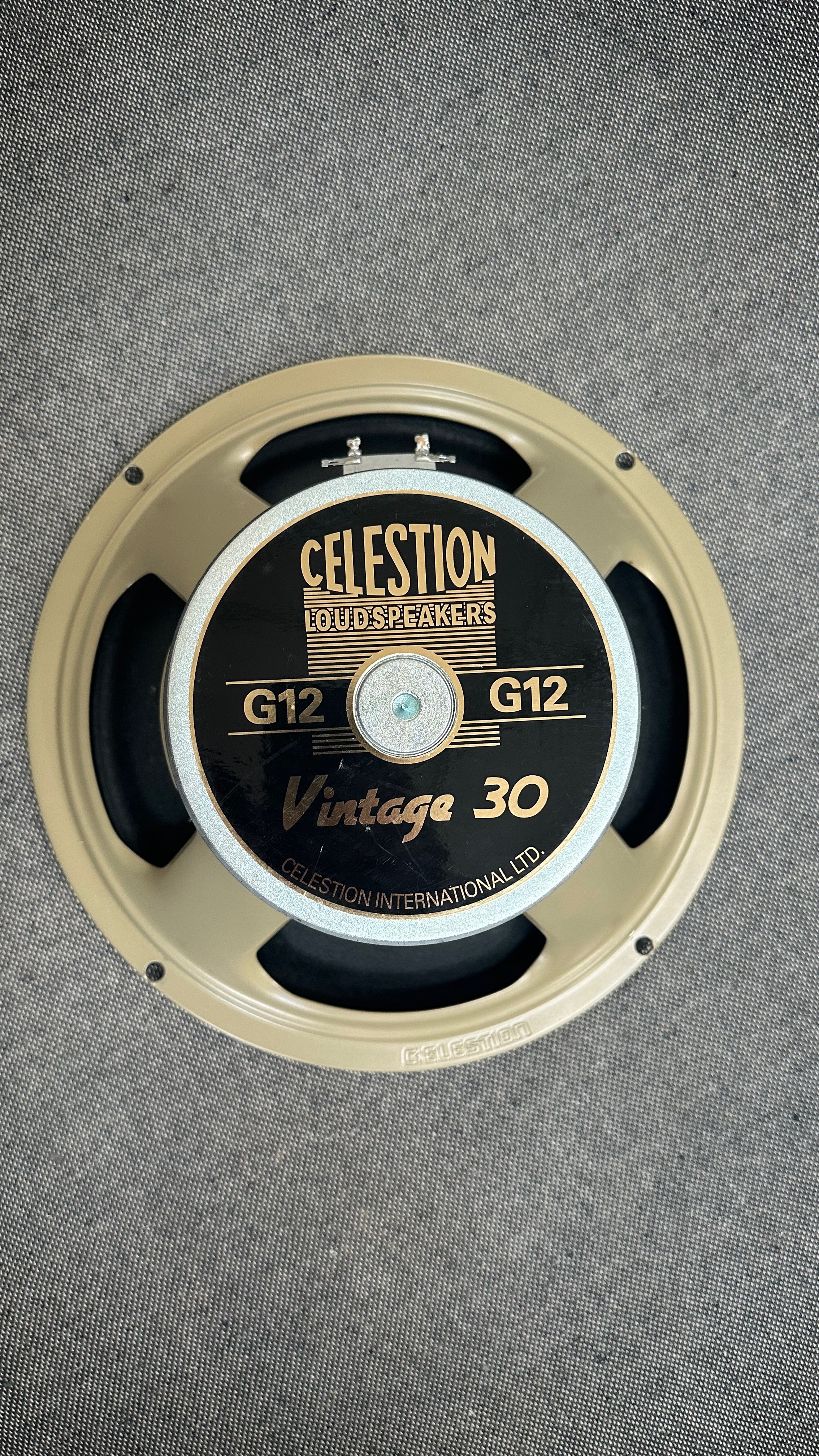 Vends Celestion Vintage 30 8ohms comme neuf