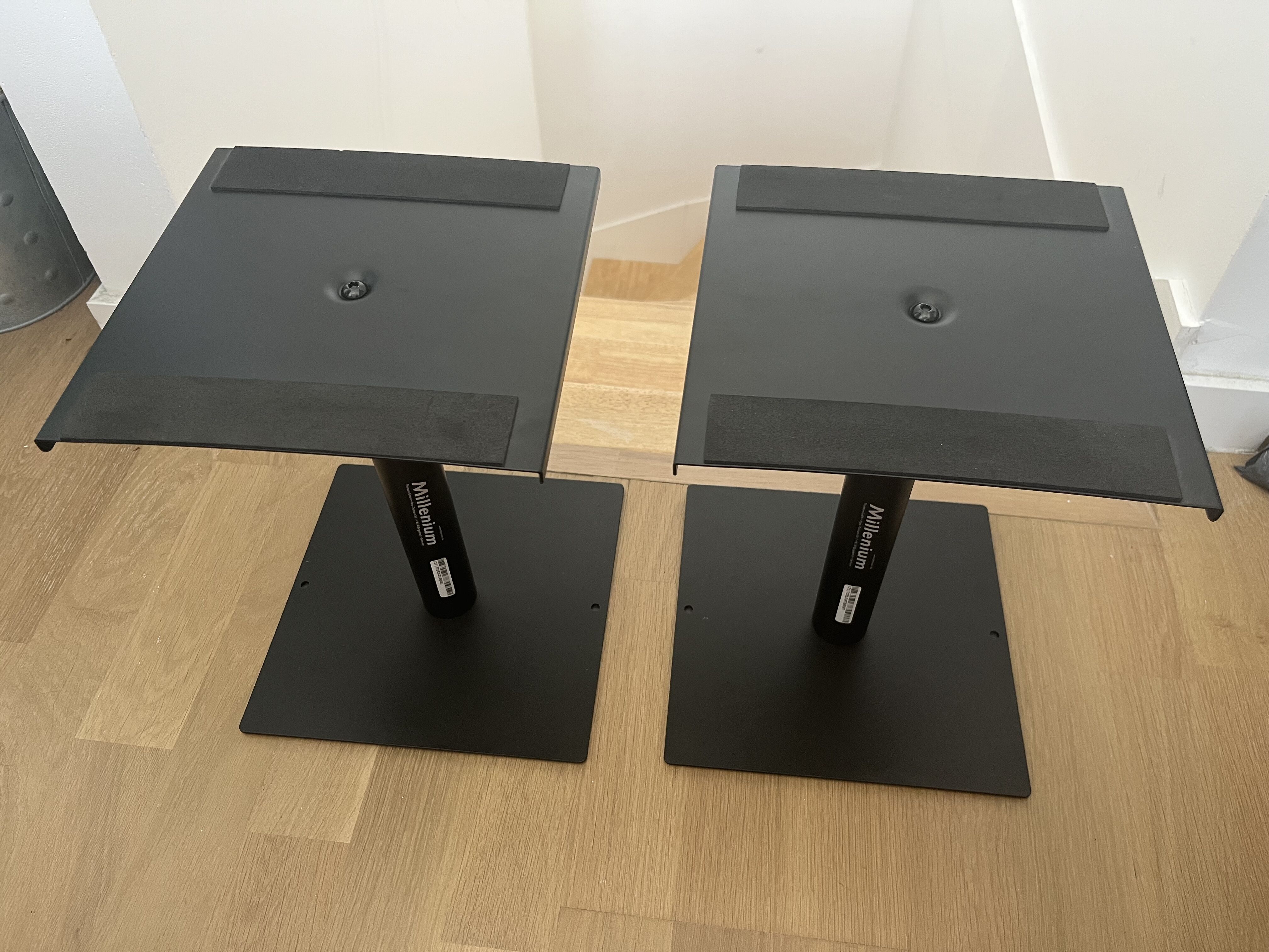 Vend Stand Millenium Enceintes