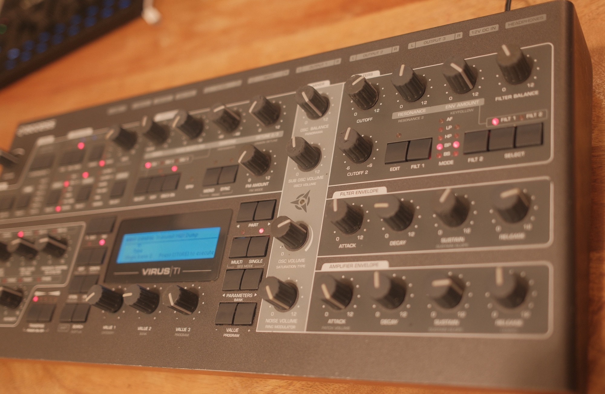 Access Music Virus TI2 Desktop (7745)