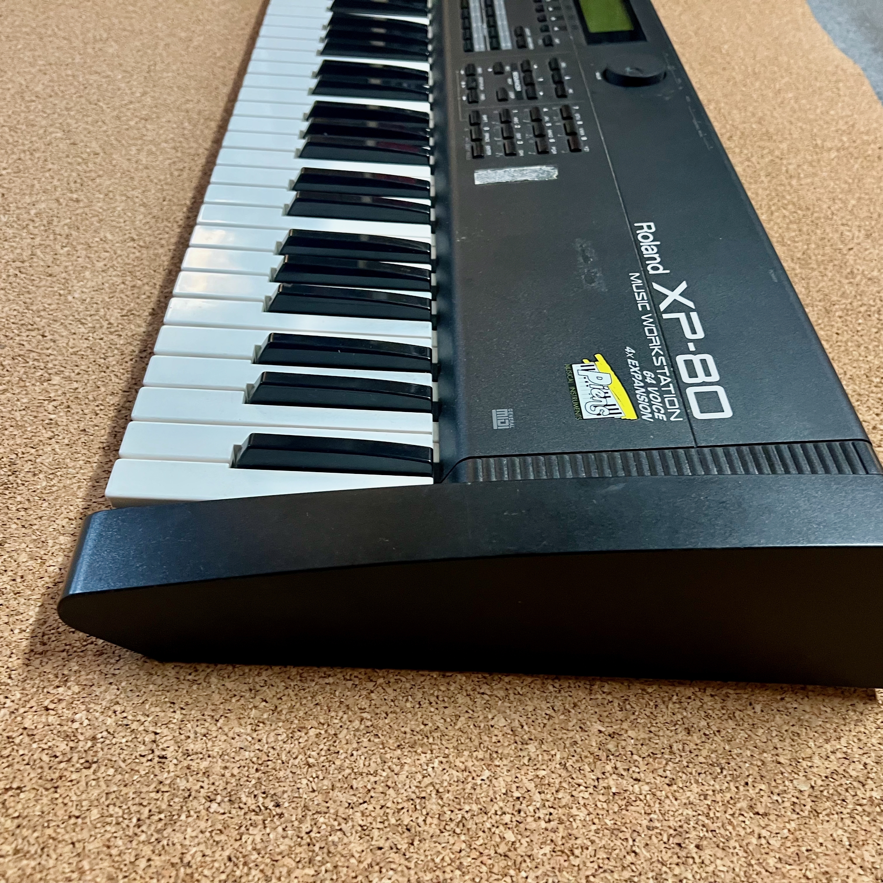 Roland XP-80 (33341)