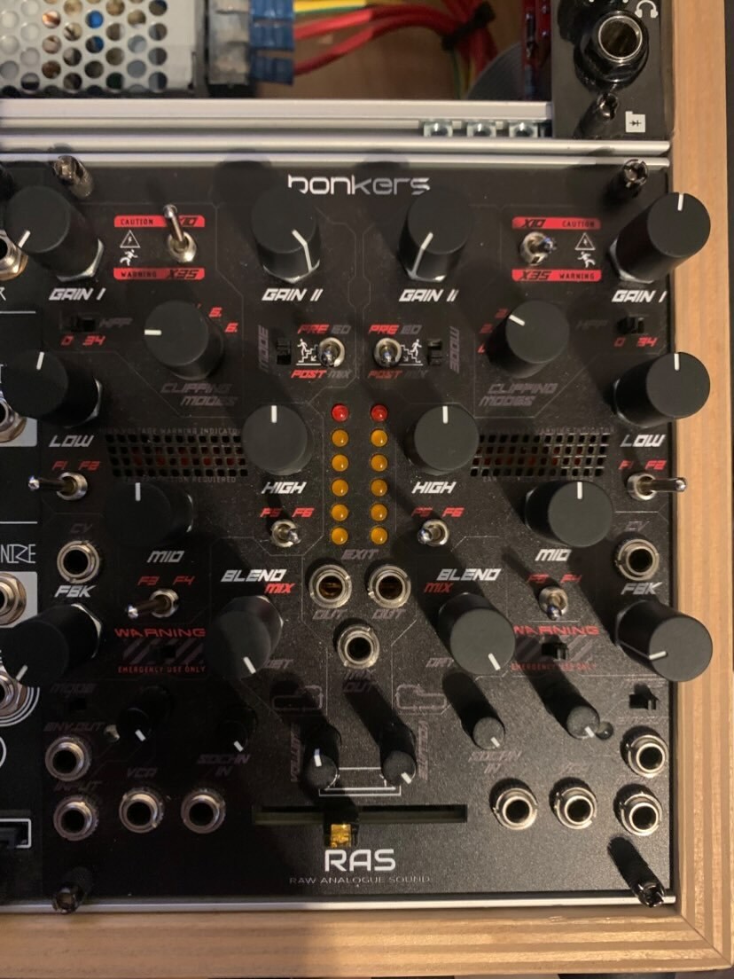 Raw Analogue Sound Bonkers avec Standalone Case Rare