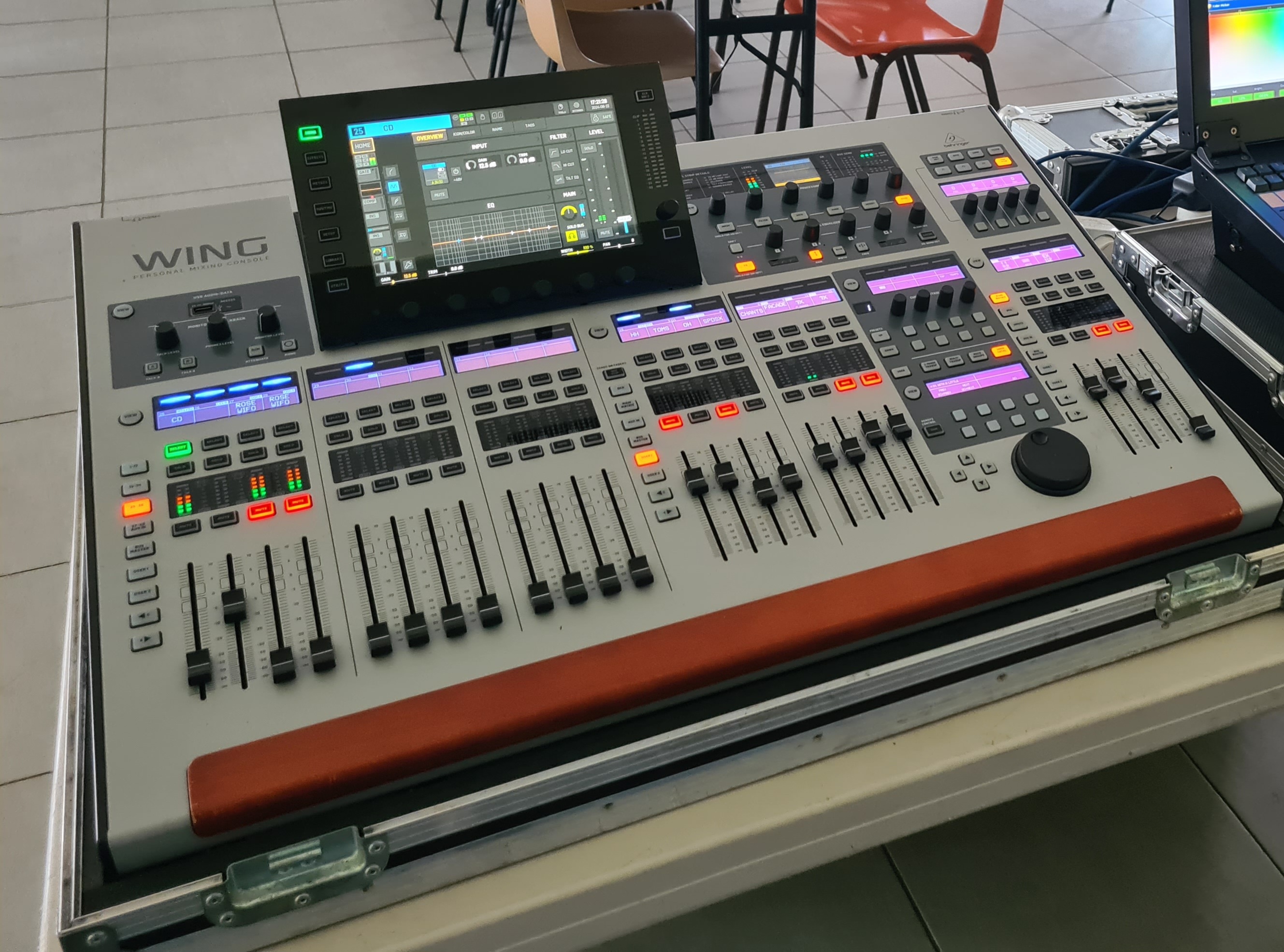 Behringer wing full