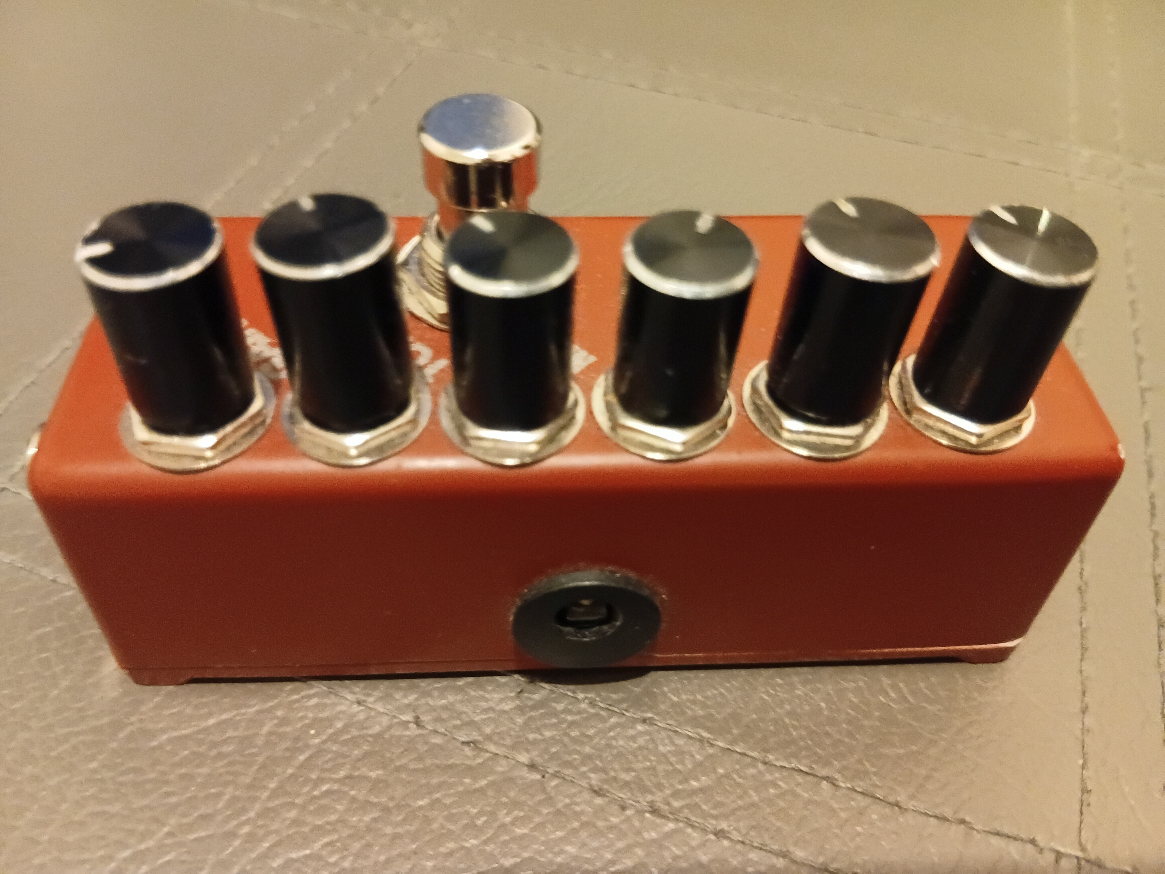 MINI PEDALE D’EGALISATION GERMANIUM UNIQUE REALISEE PAR LE FABRIQUANT ARTISANAL POLONAIS ANALOGWISE