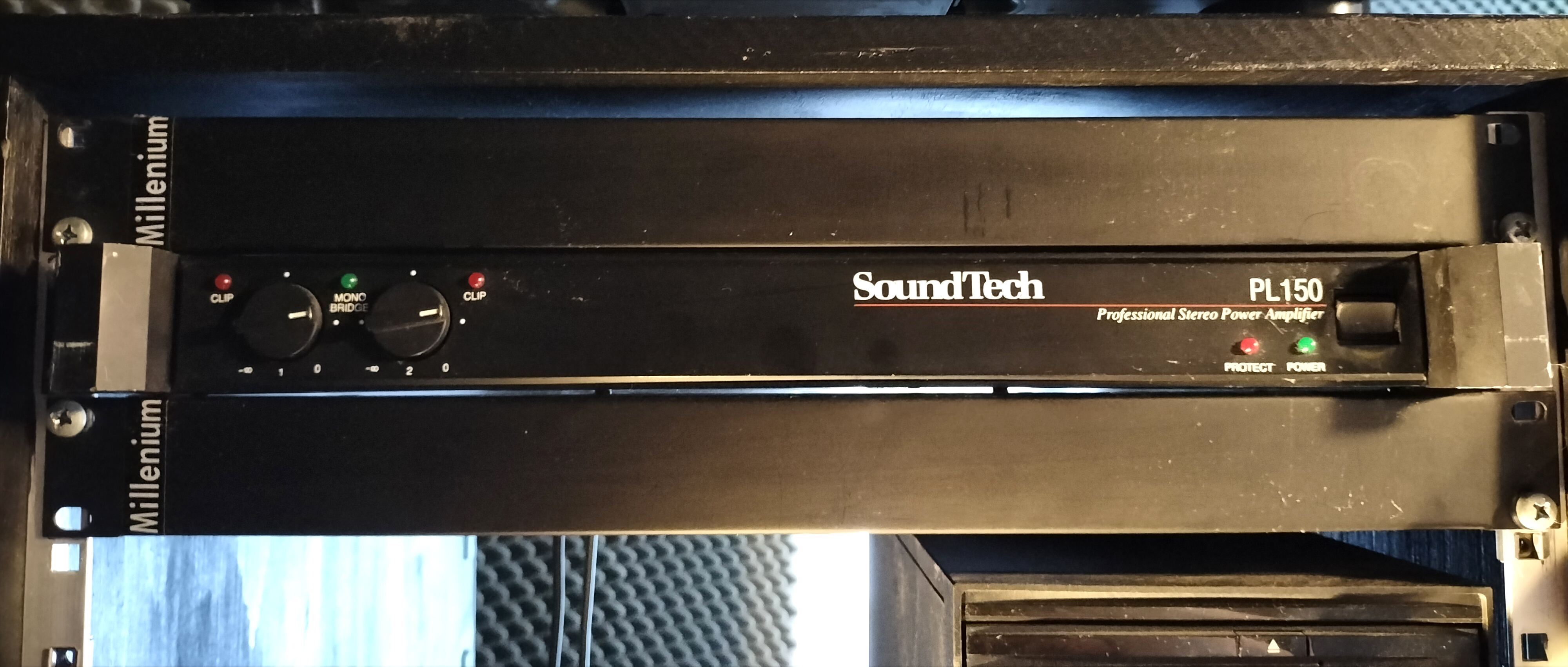 Vends Ampli SOUNDTECH PL 150 (Ideal Monitoring home studio)