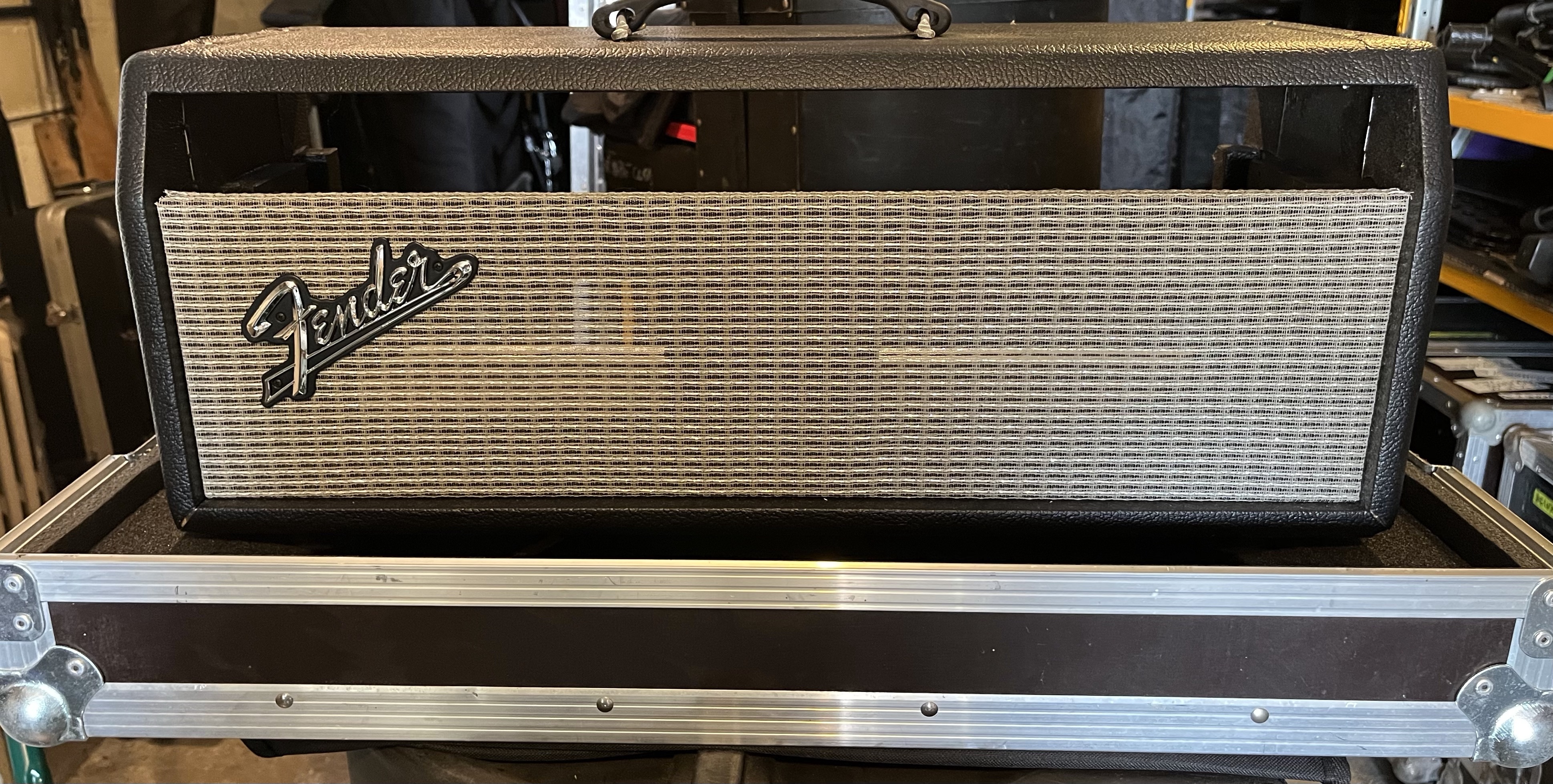 Vide ! Tête Fender 65 Deluxe reverb