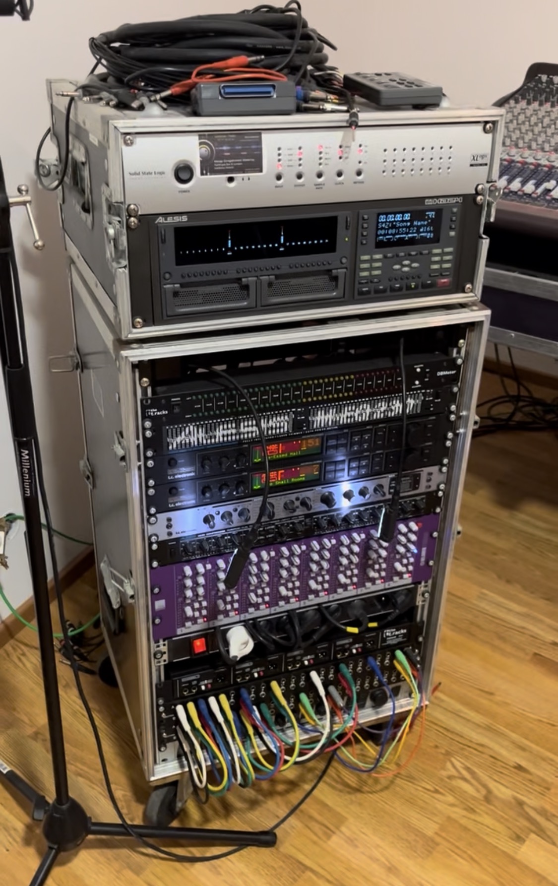 TC Electronics M One XL
