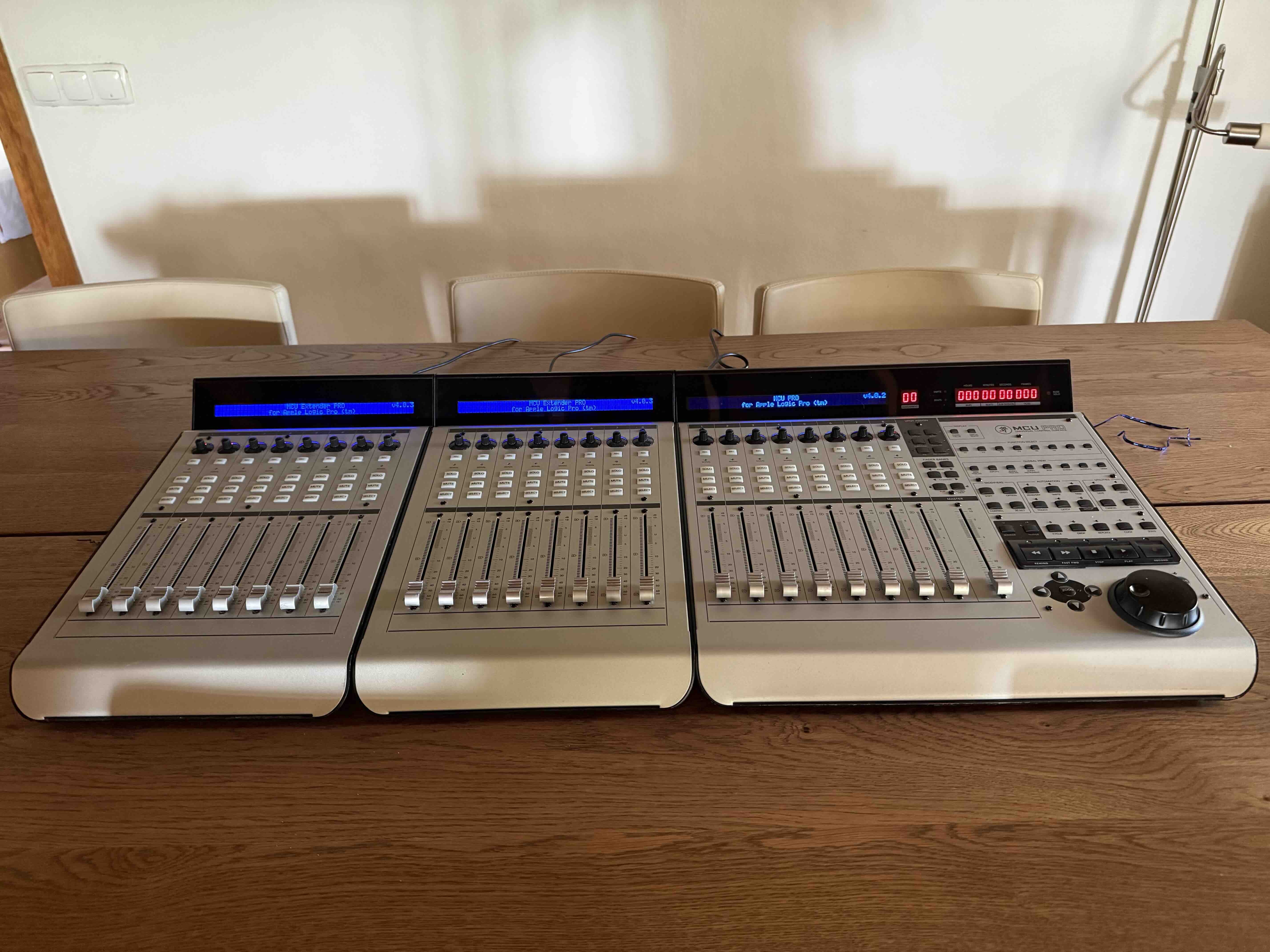 VENDS MCU PRO équipée de module d’affichage LED LUX PMVA