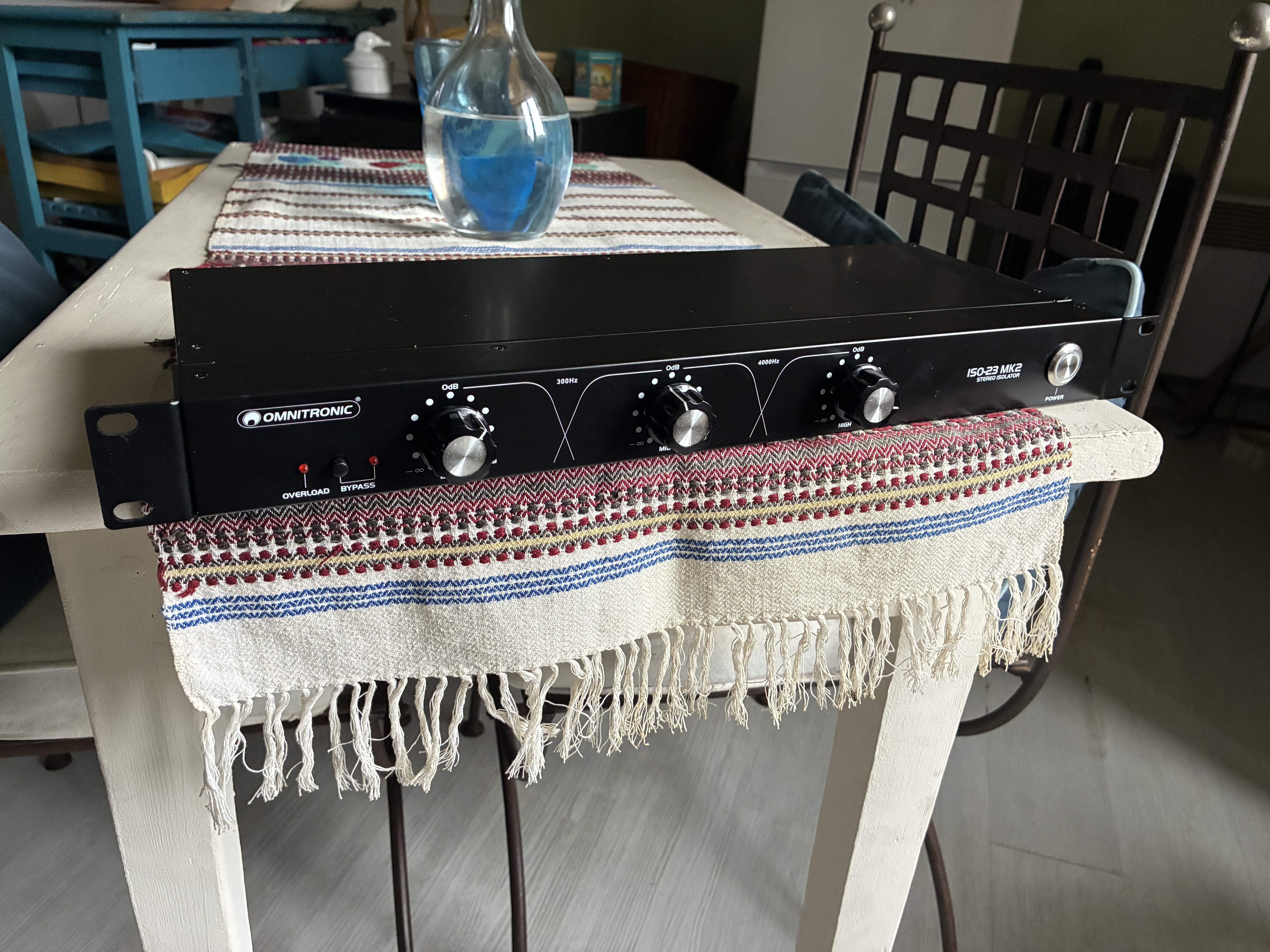 Isolateur de fréquences DJ 3 bandes Omnitronic ISO-23 MK2