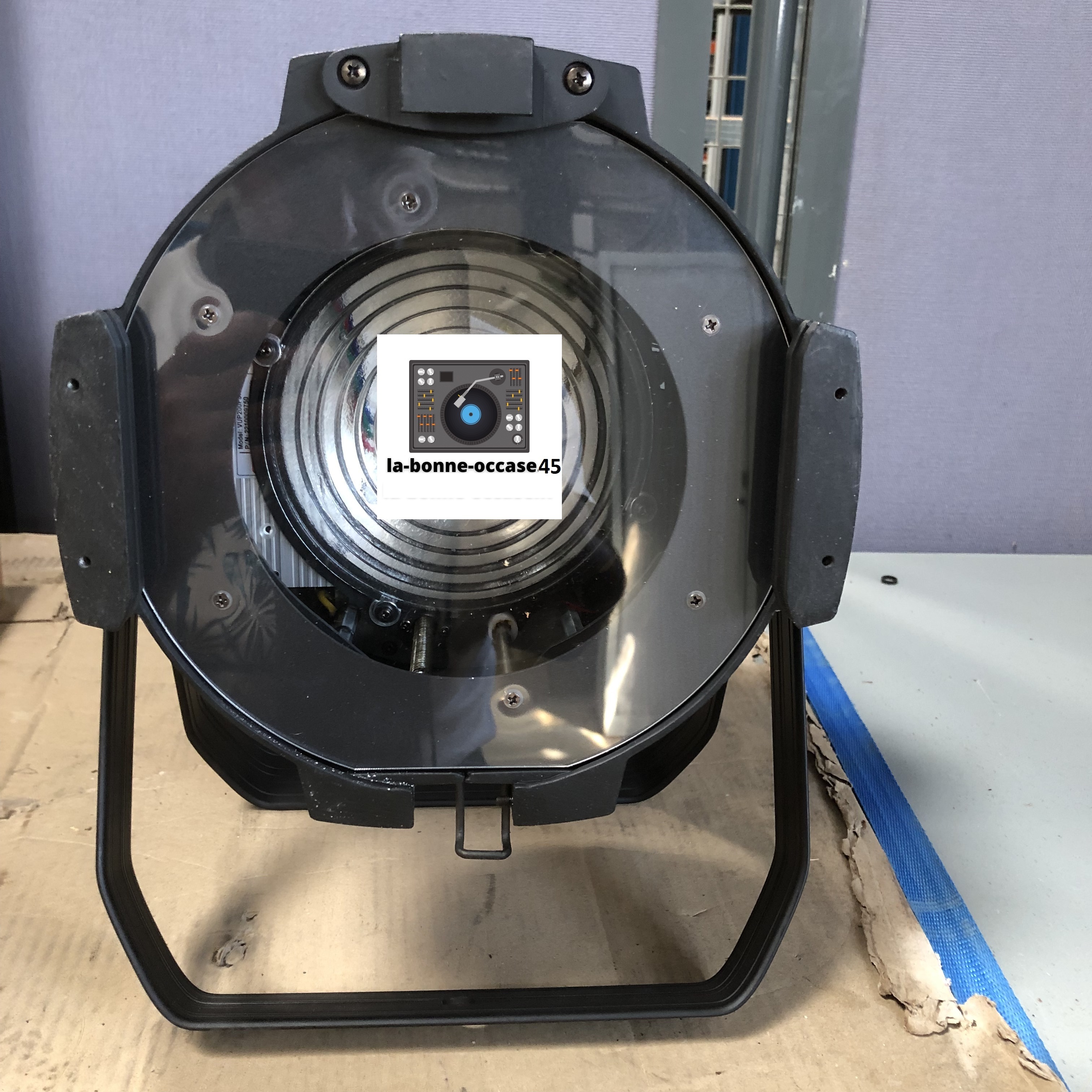 Vend projecteur PARC 150 ZOOM IMG Stageline