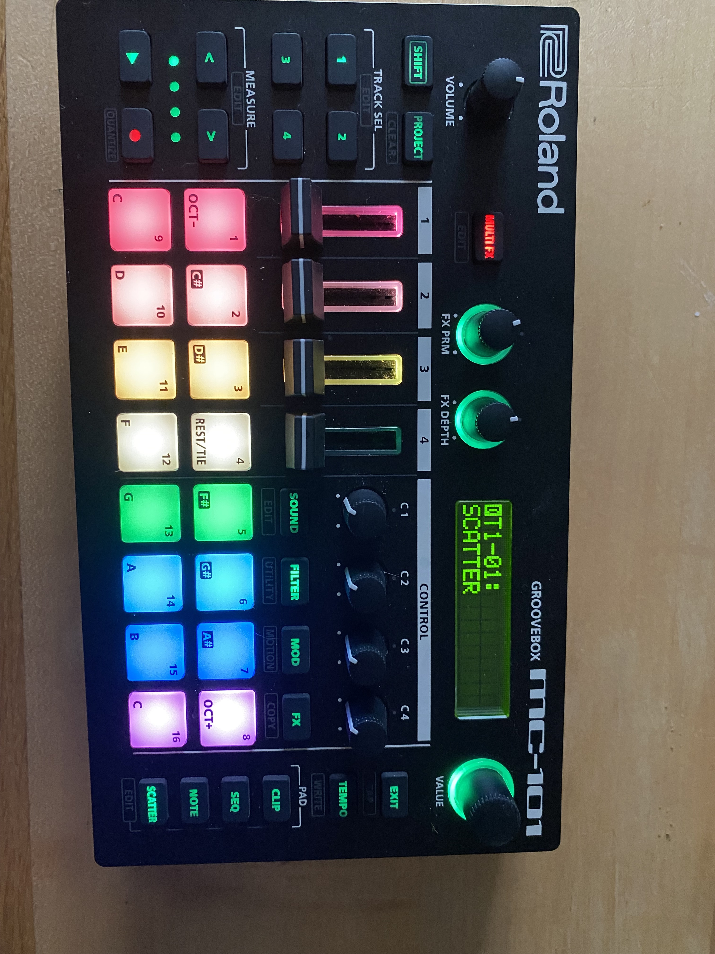 Roland MC101 avec housse