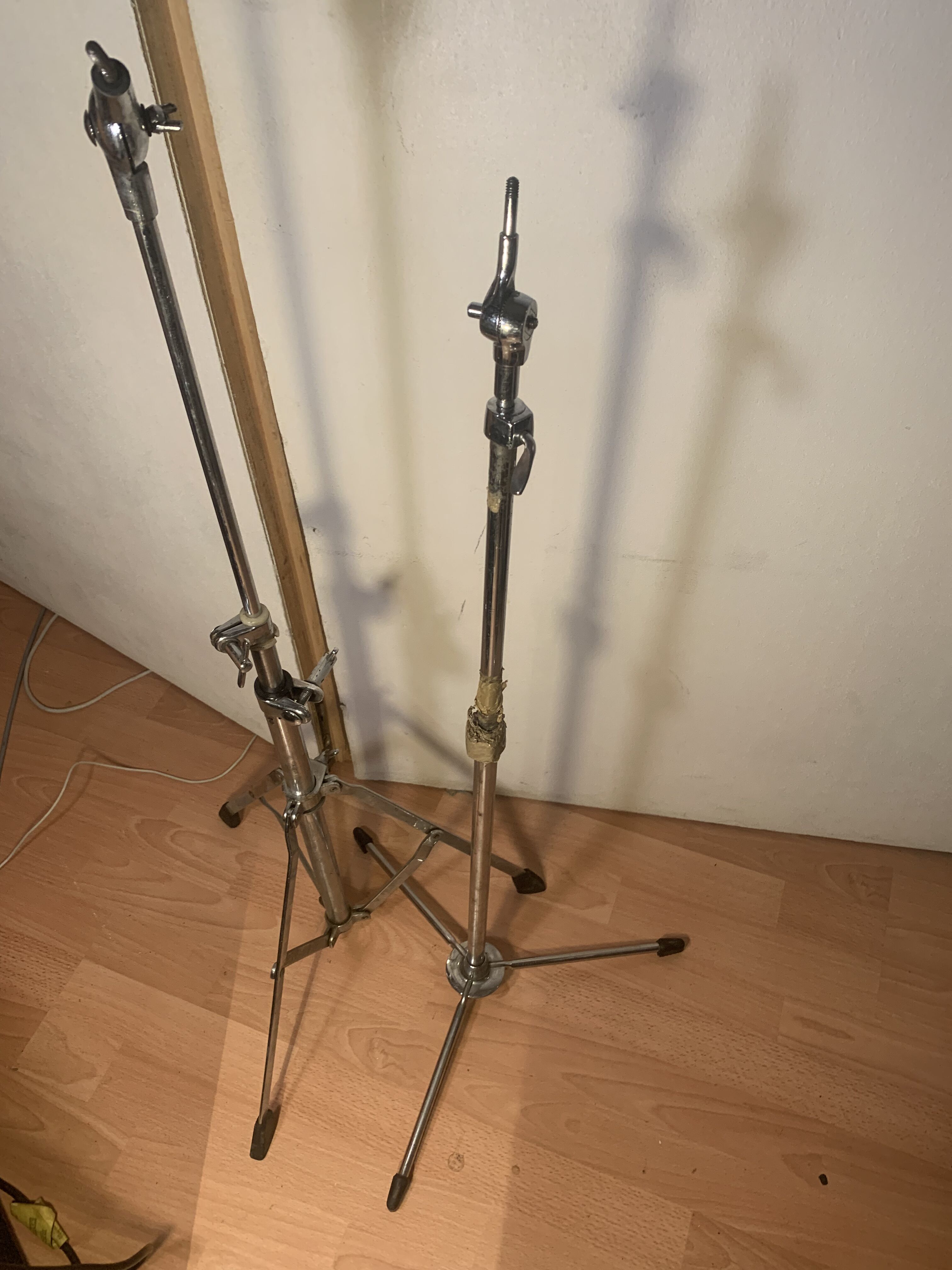 2 pieds Cymbales à donner$