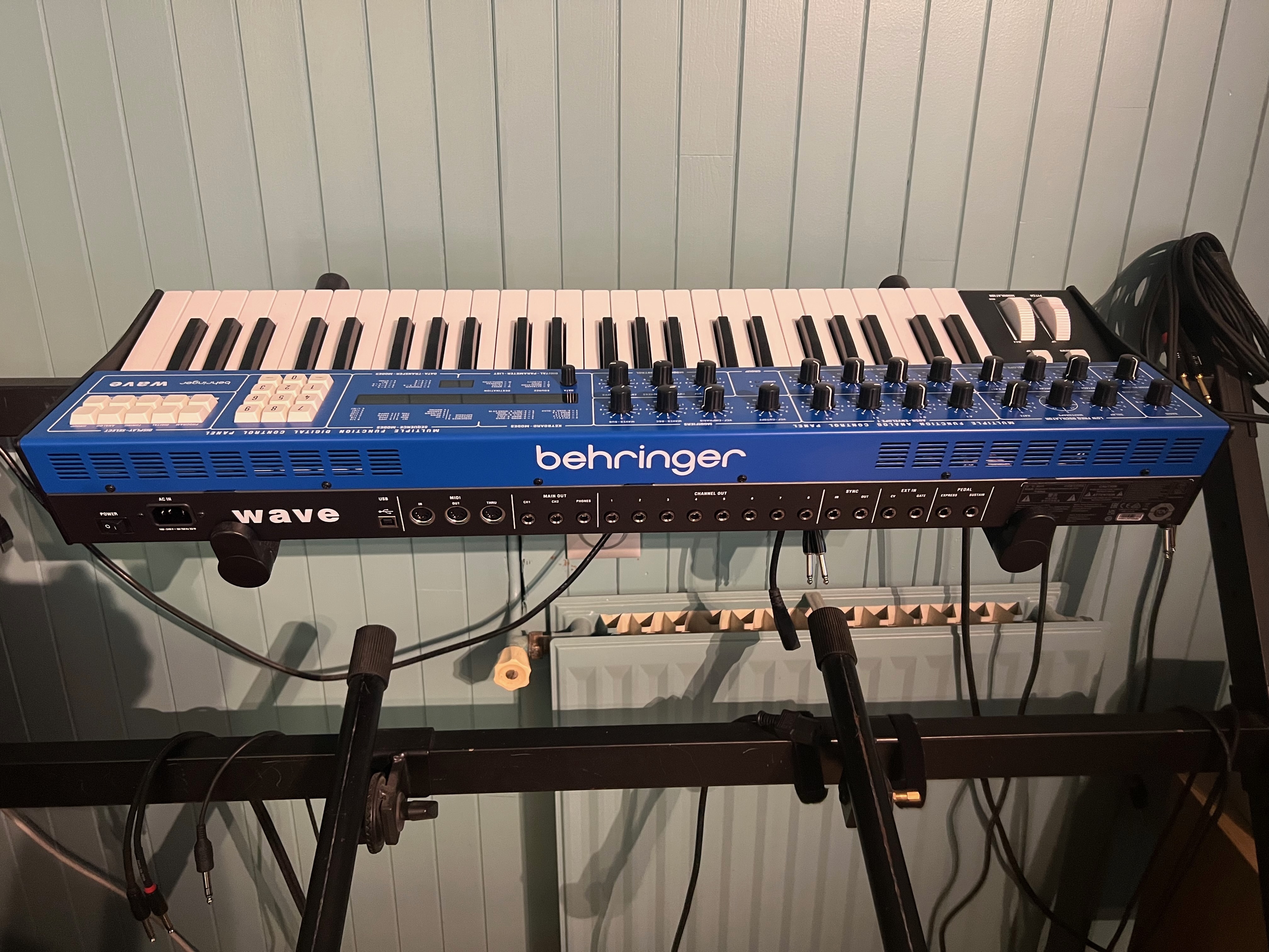Behringer Wave (19873)