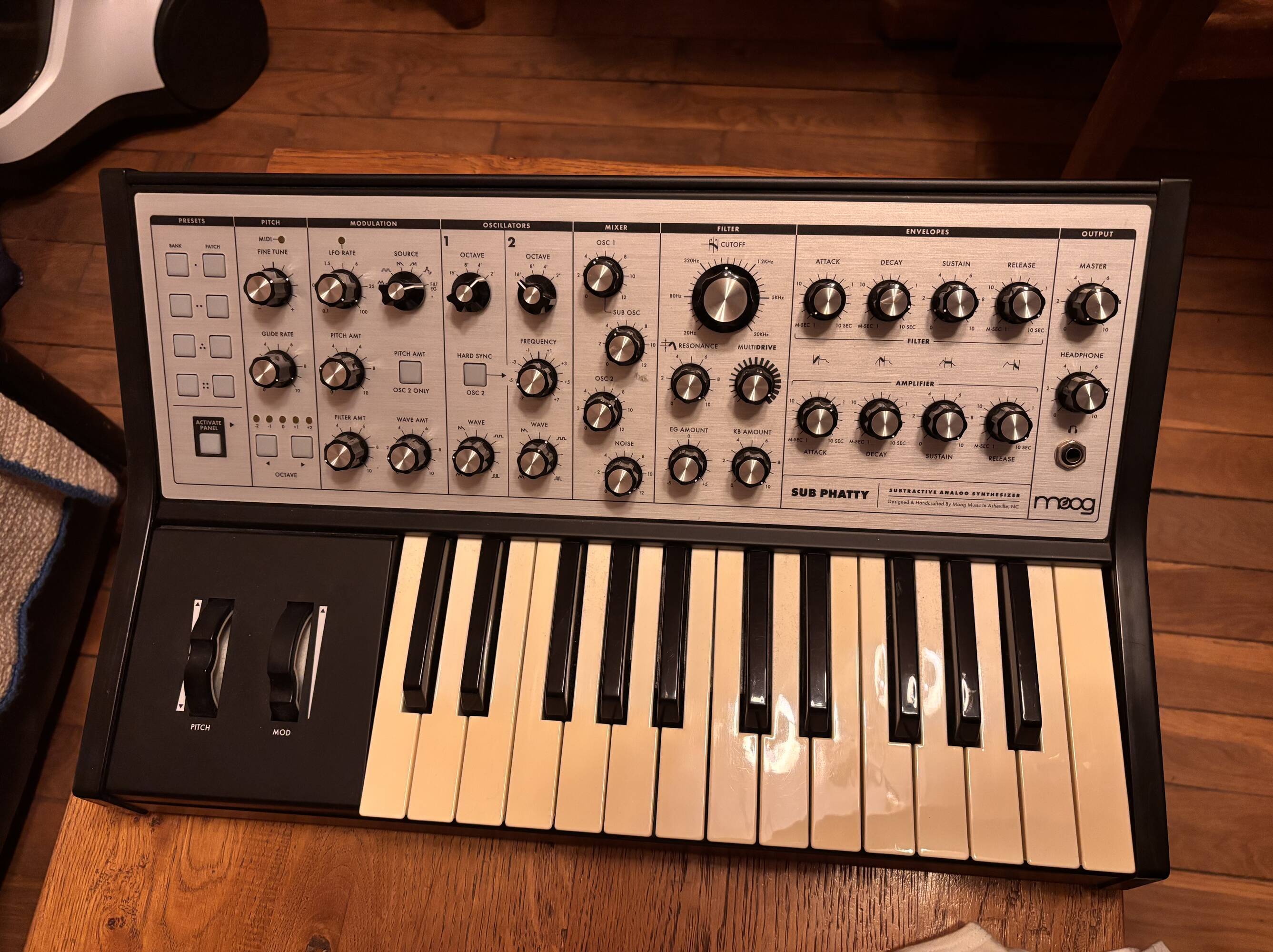 Moog SubPhatty + housse de transport