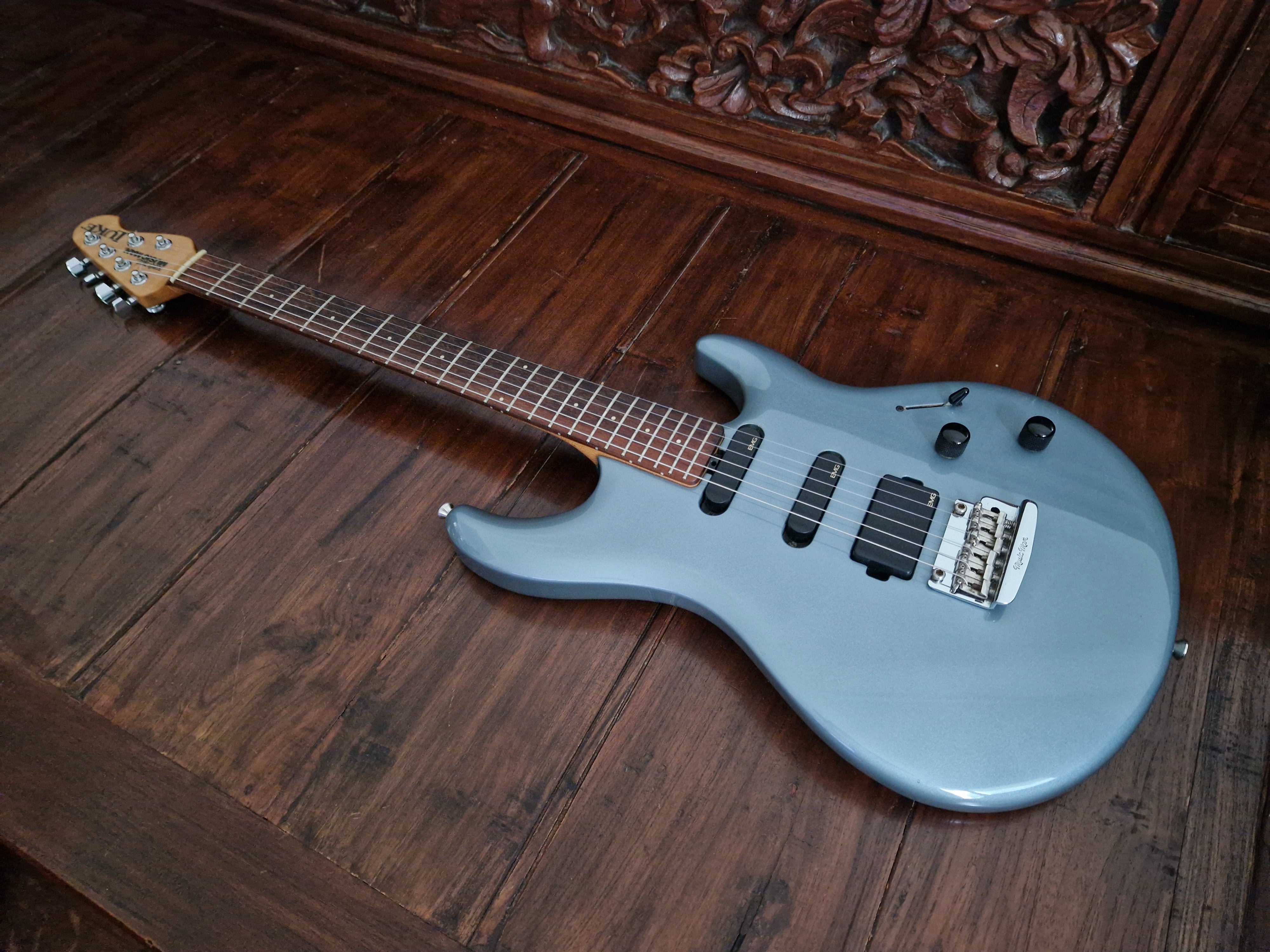 Music Man Luke (Vintage Tremolo) (35526)