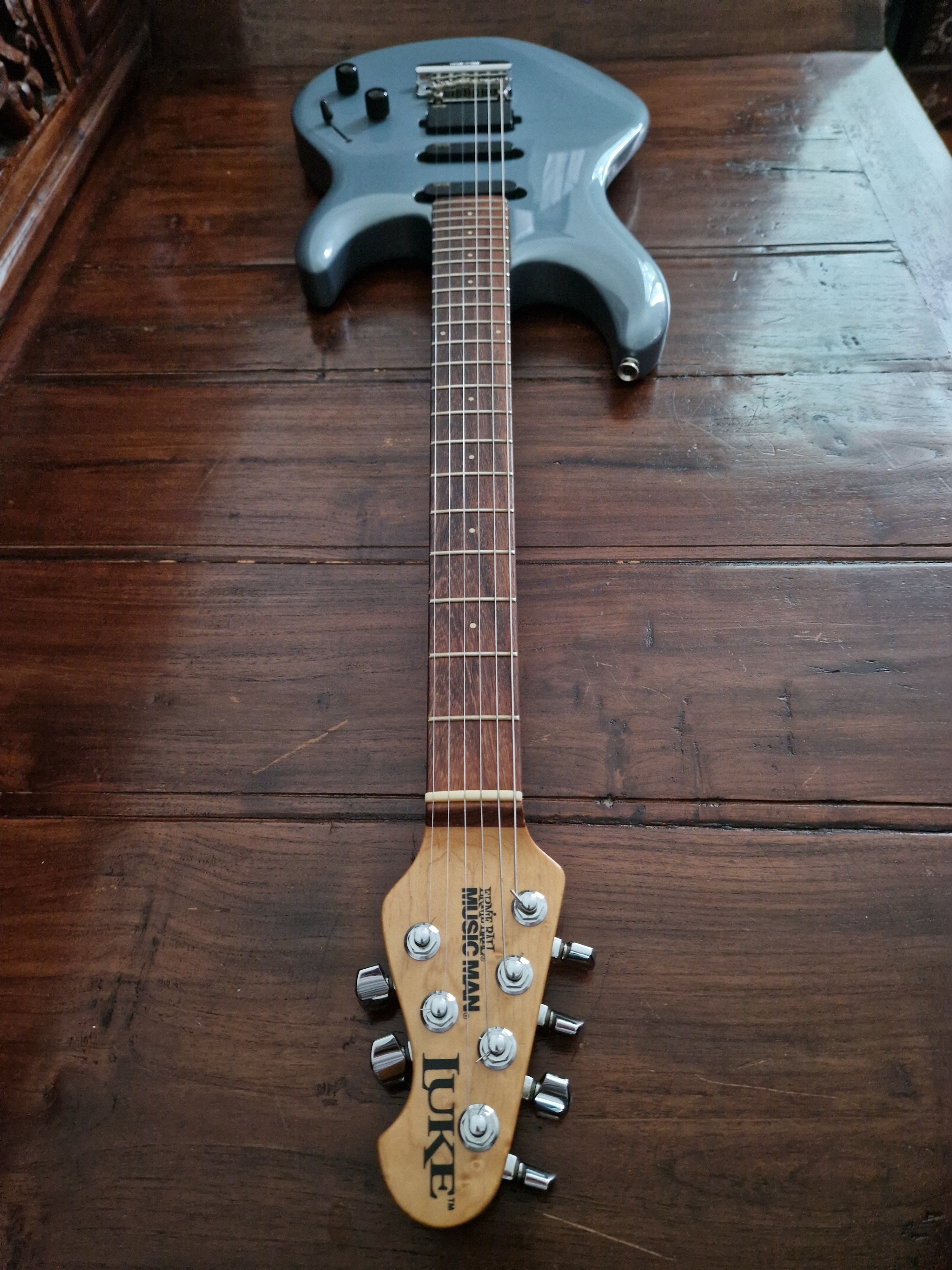 Music Man Luke (Vintage Tremolo) (96640)