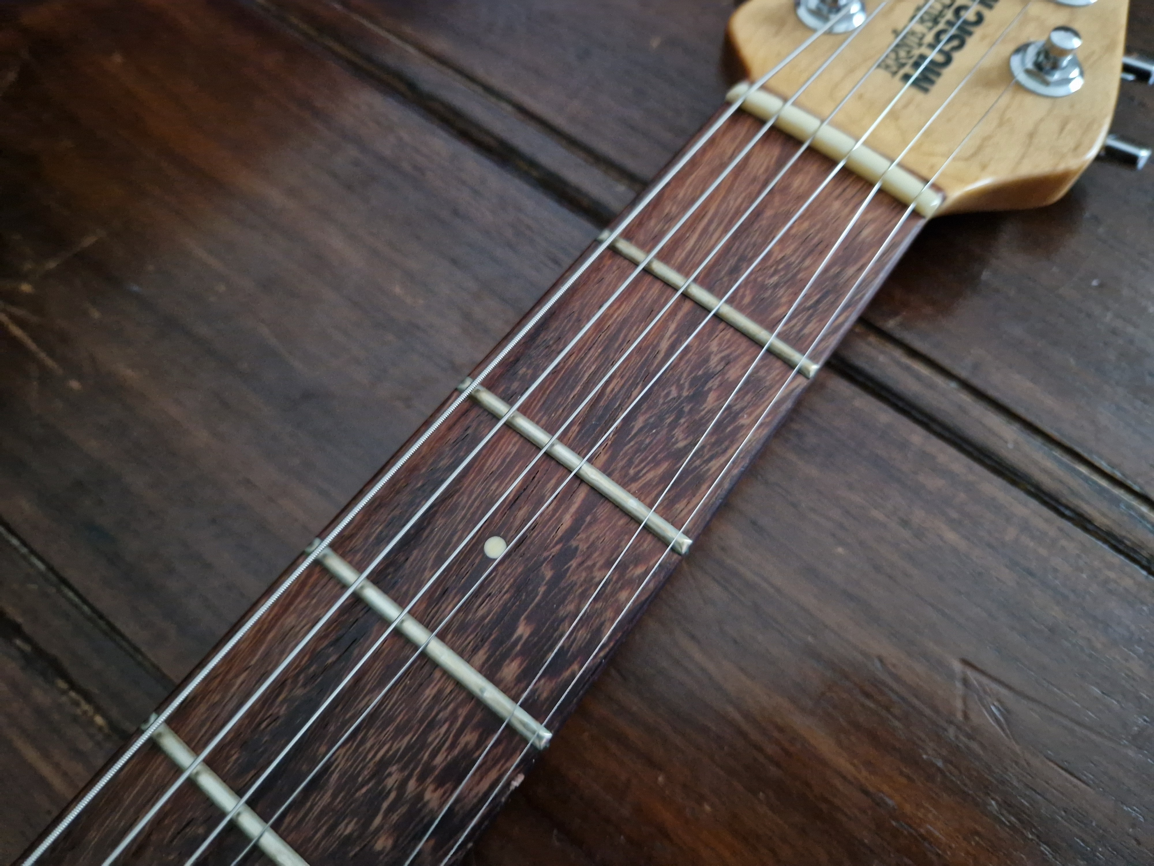 Music Man Luke (Vintage Tremolo) (25070)