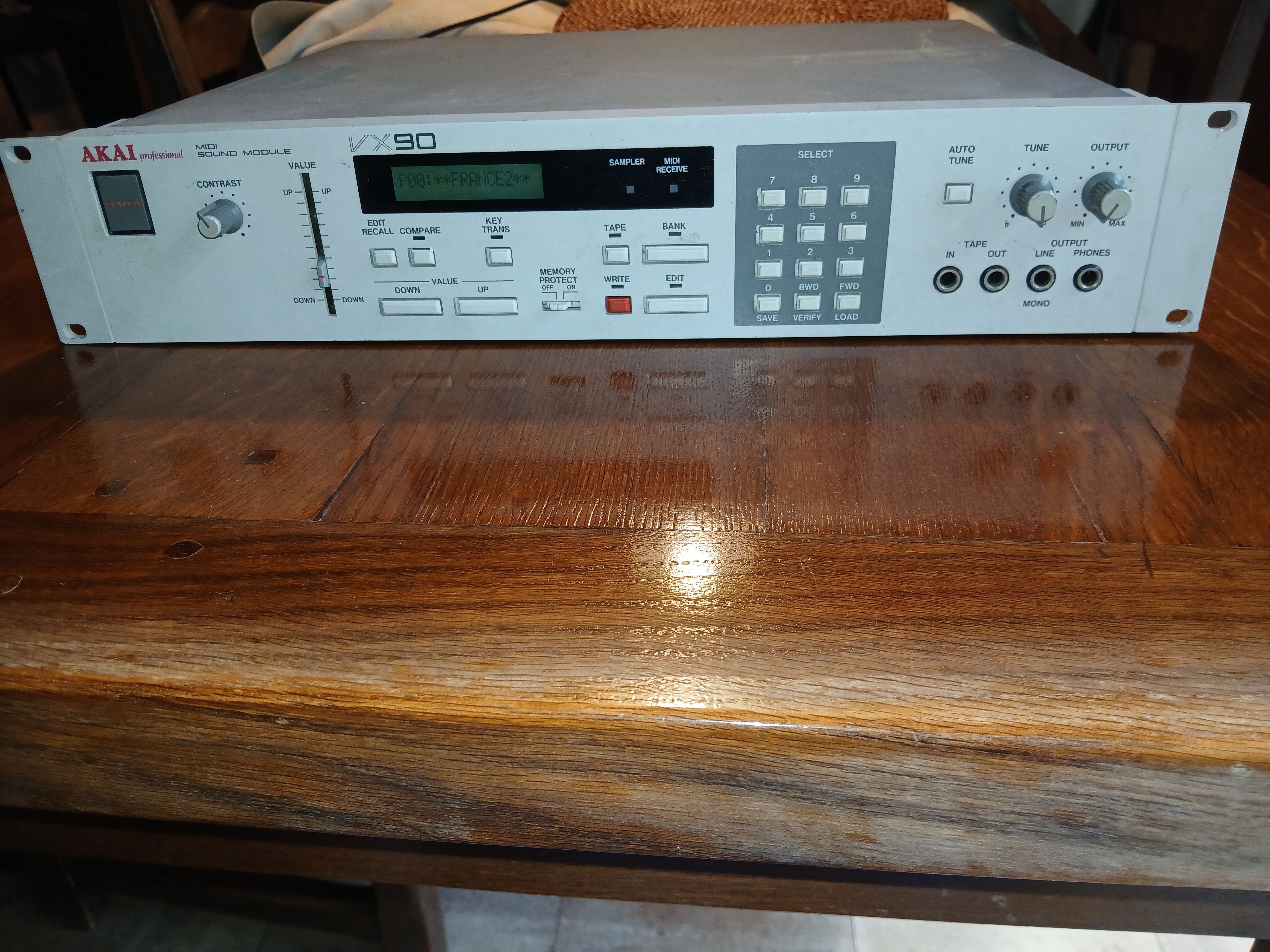 Vends expander AKAI VX90