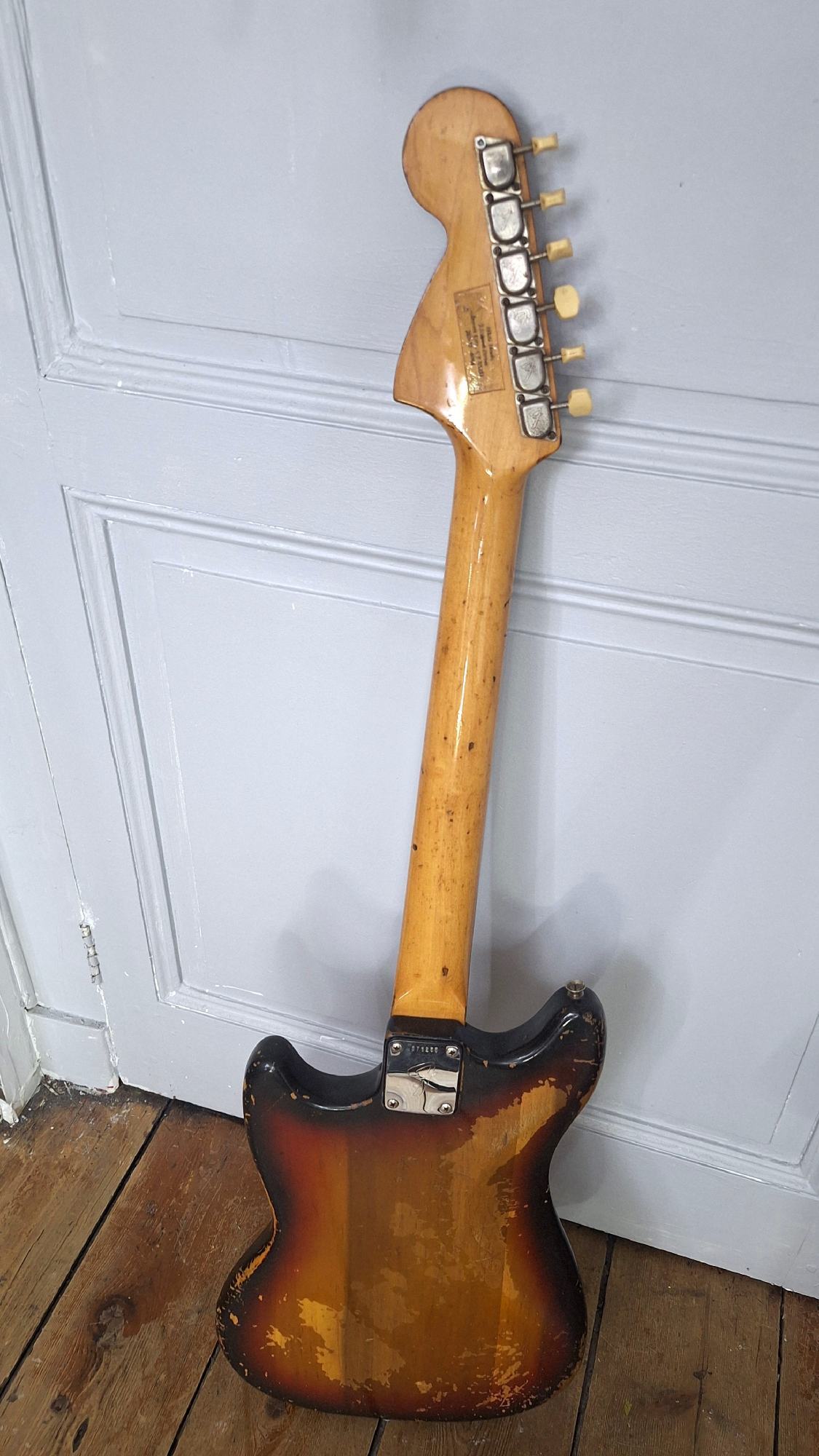 Fender Mustang 1973-06