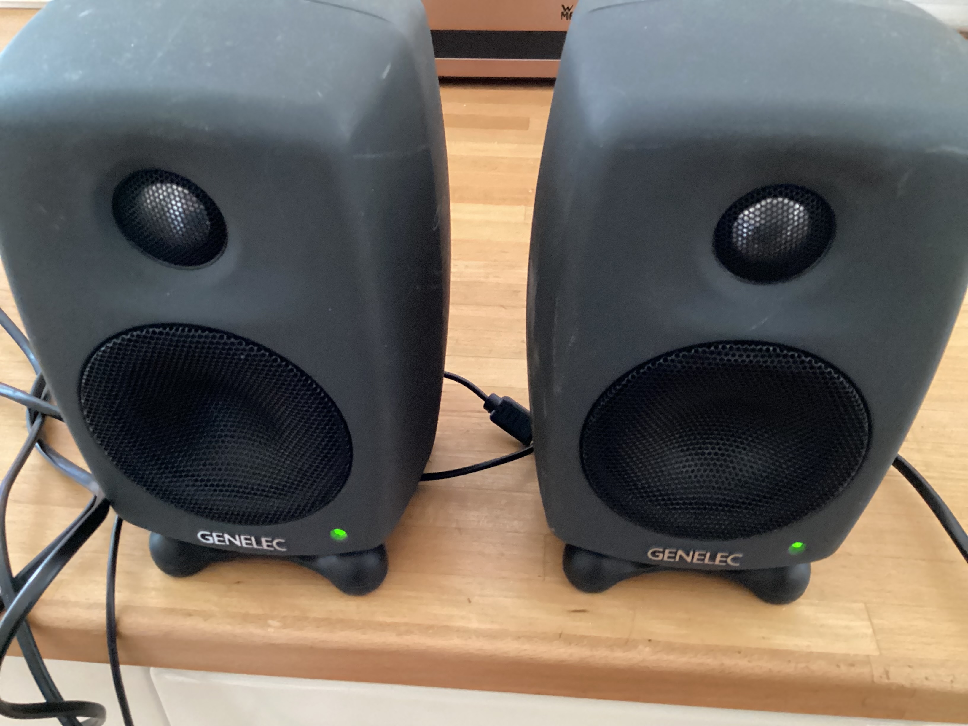 Vends enceintes Genelec 6010A