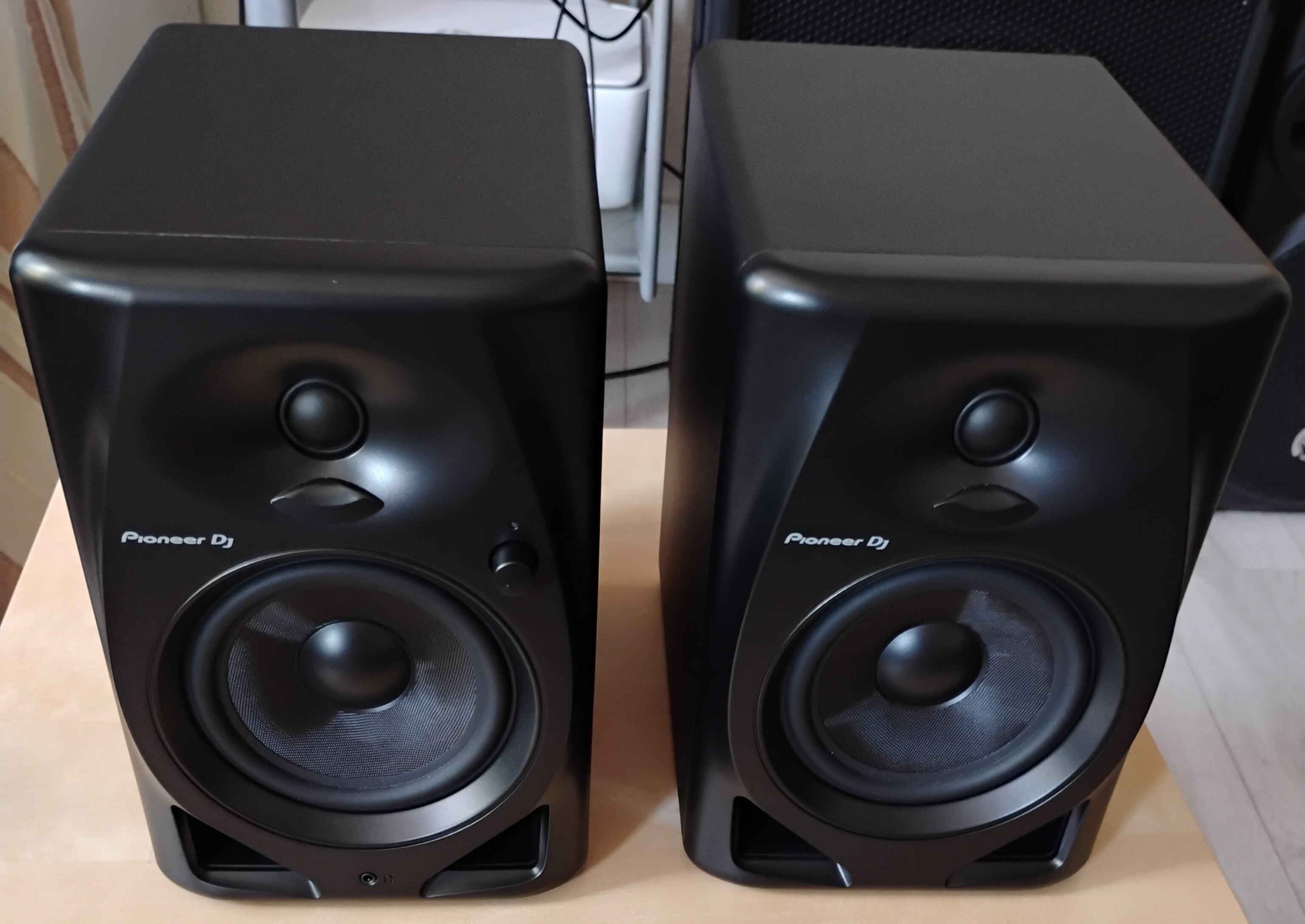 Pioneer DJ DM50D