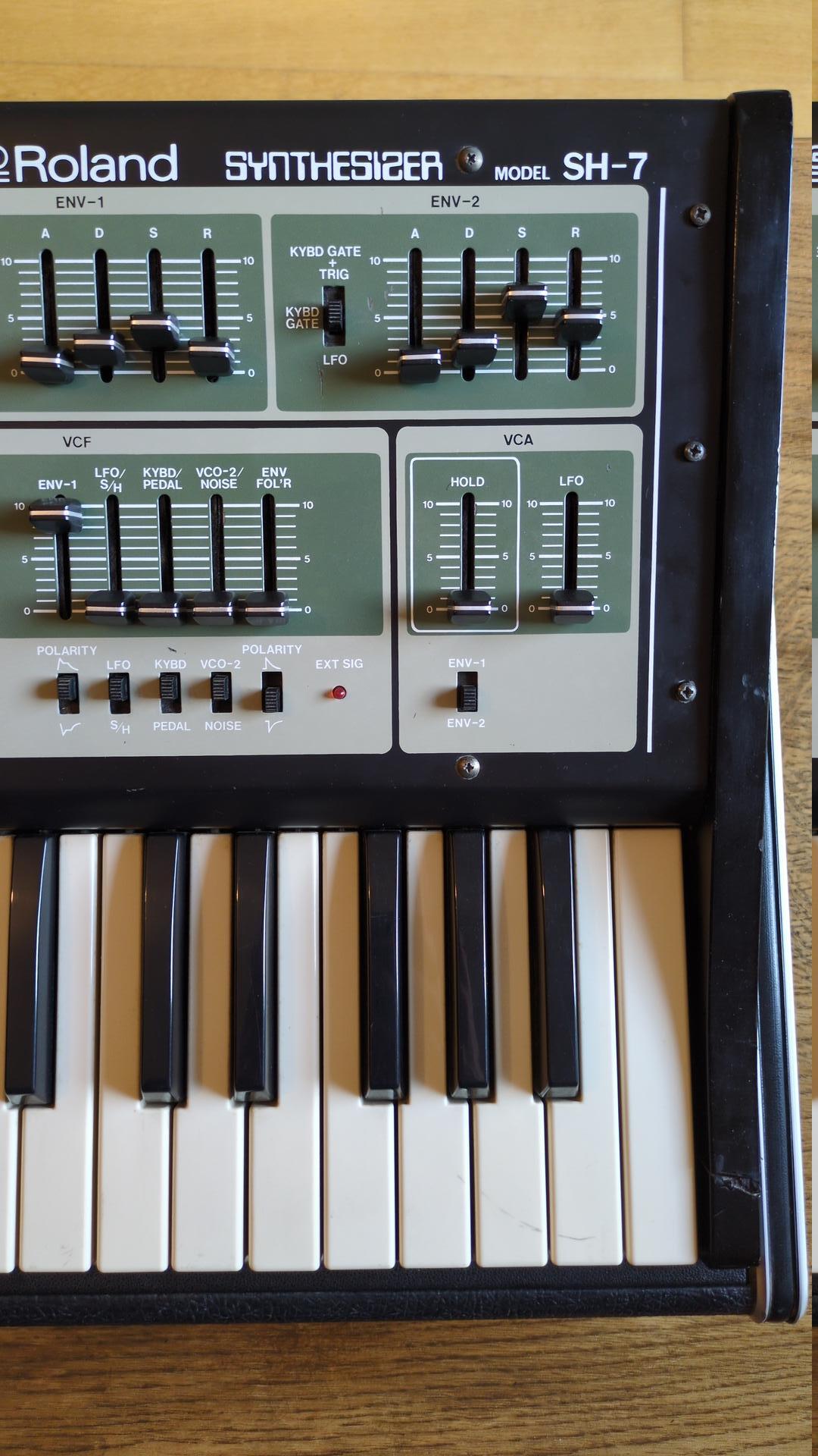 Roland SH-7 (96669)