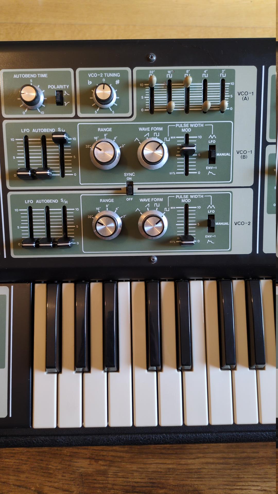 Roland SH-7 (60747)