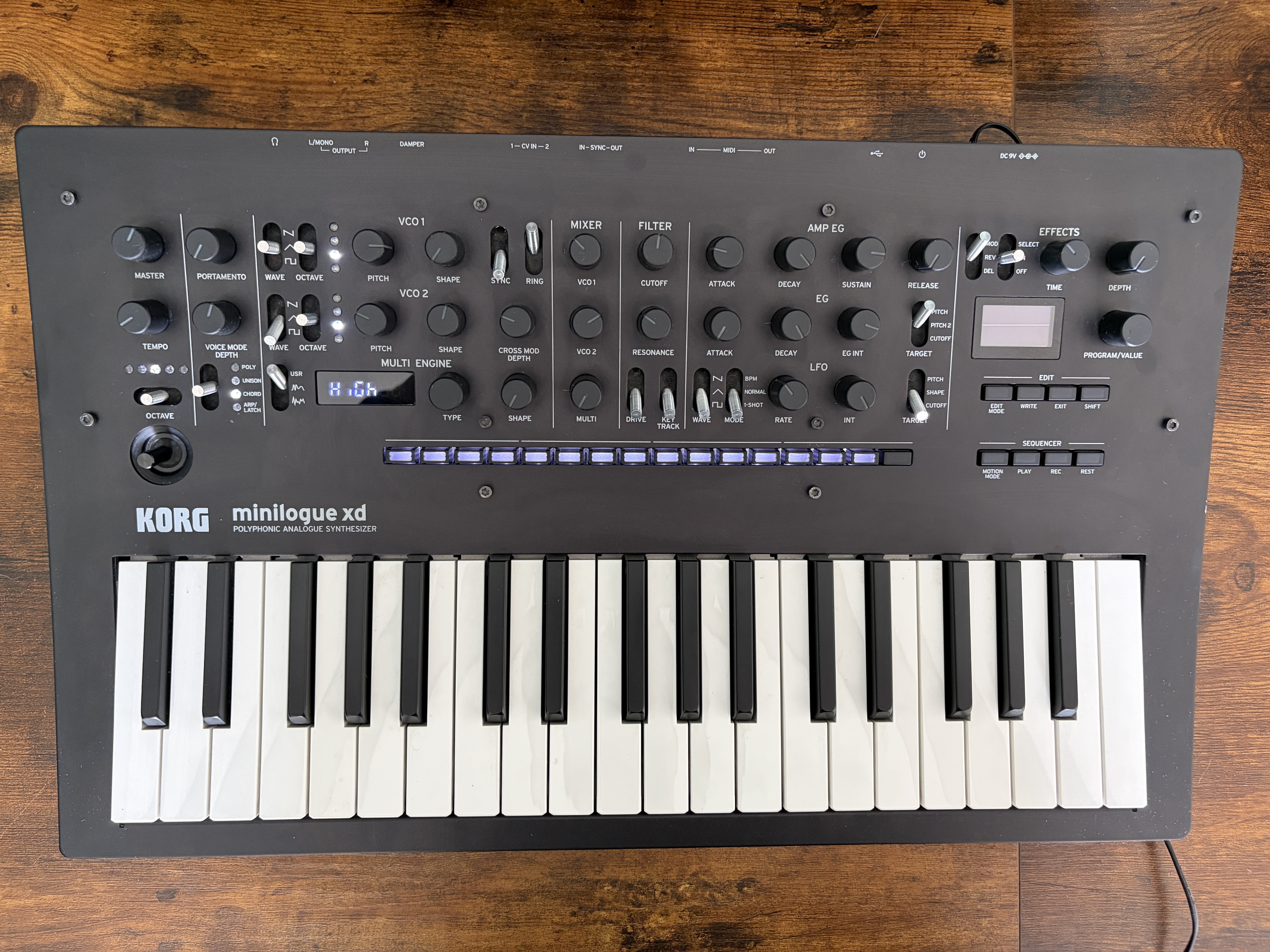 Korg minilogue XD 