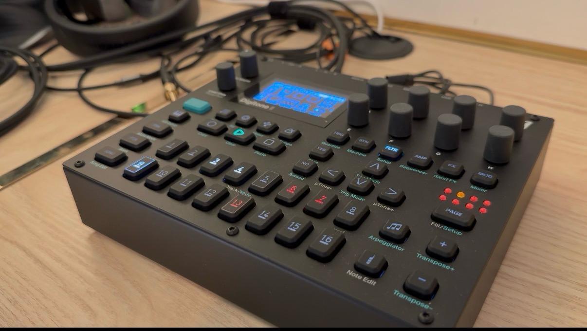 Vends Elektron Digitone 2 comme neuve