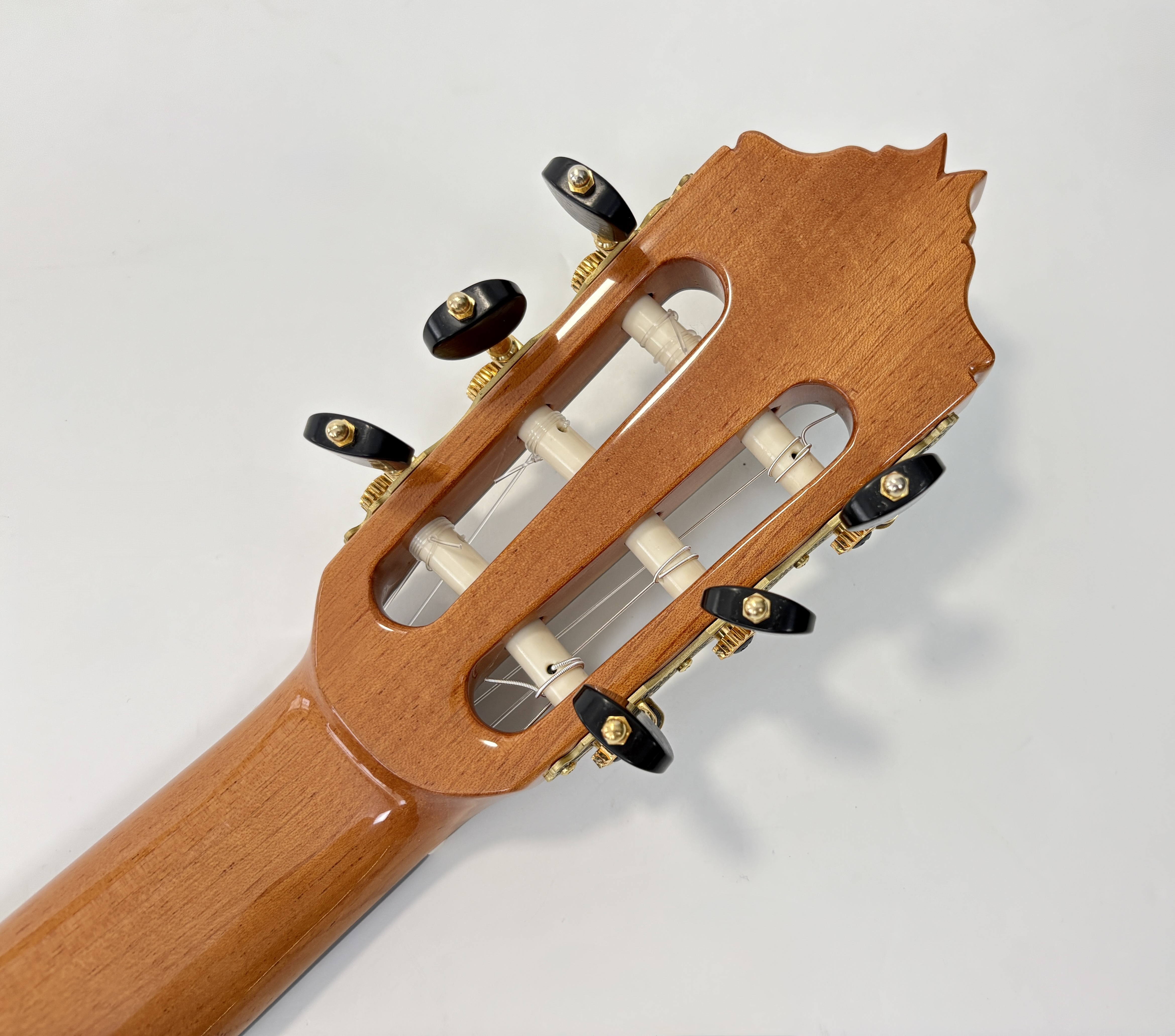 Alhambra Guitars 9 P A (1636)